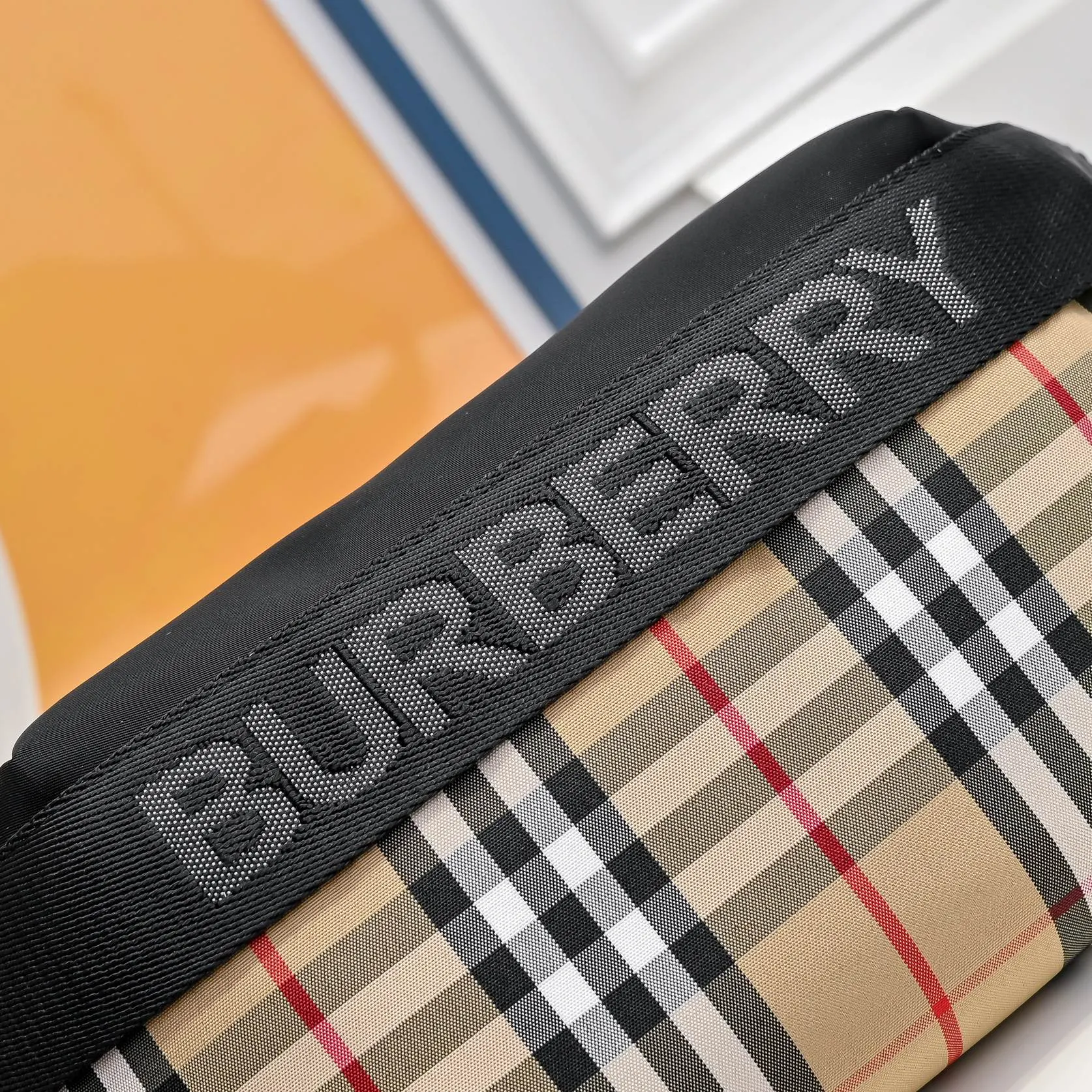 Burberry 帆布 版巴宝莉男士胸包腰包 休闲腰包款