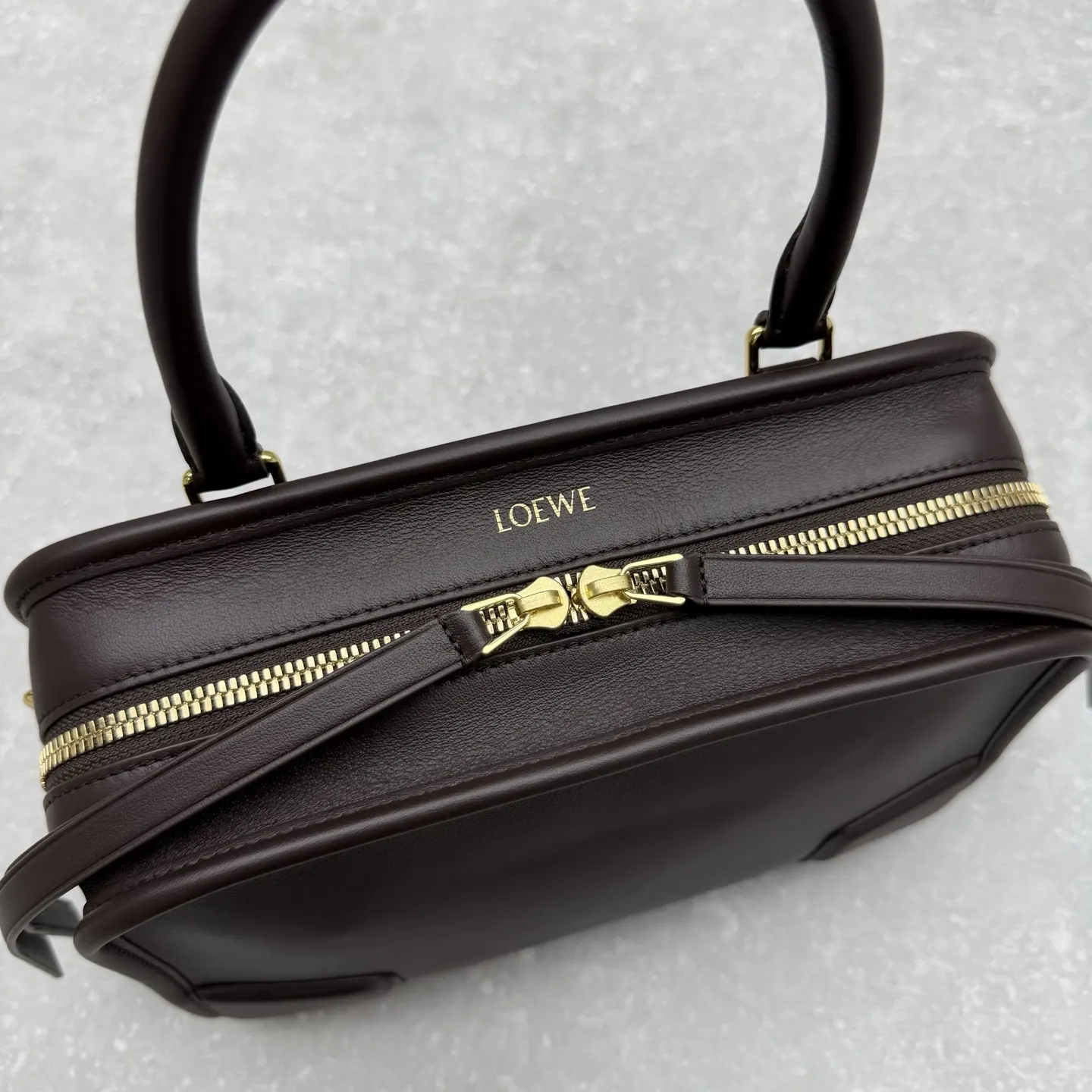 Loewe 皮革 ｛小全皮咖啡｝出 Amazona 手袋 斜背包 輕便斜挎款