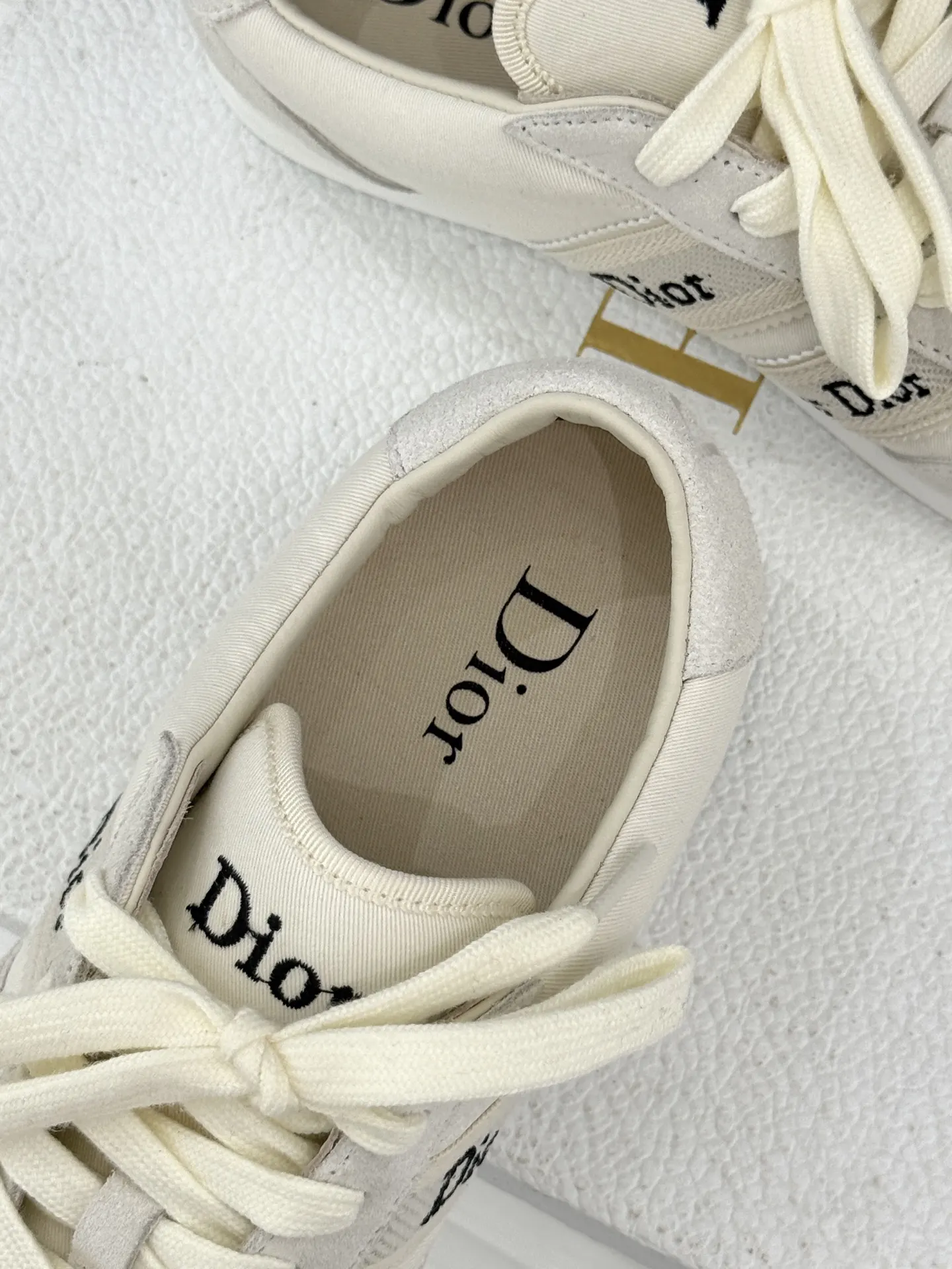 White Casual Versatile Image 8 White Casual Versatile Image 8