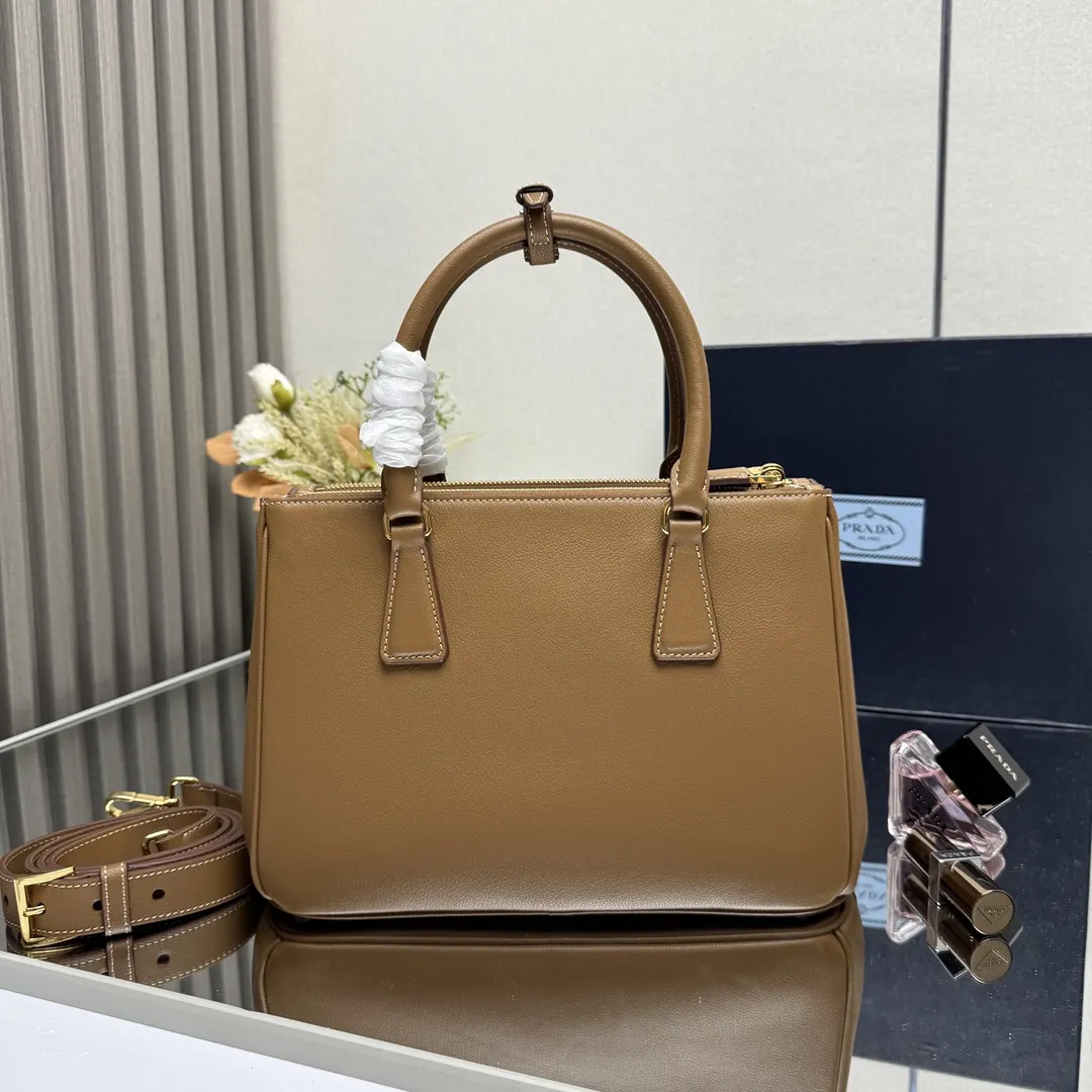 Prada Saffiano 十字纹牛皮 羊皮 三角标 杀手包 經典手提 手提包
