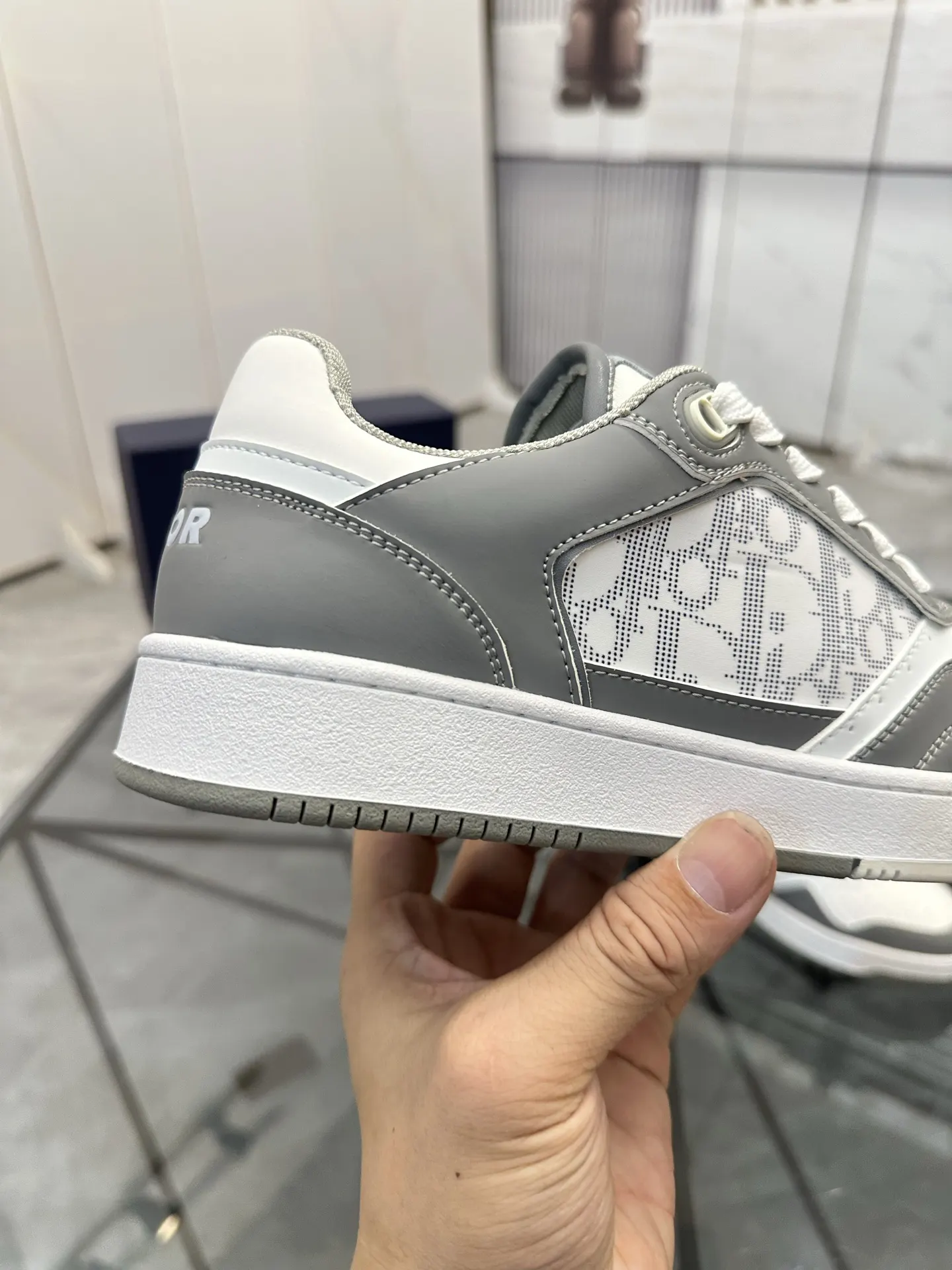 Dior 白灰拼色牛皮低帮运动鞋 休闲款