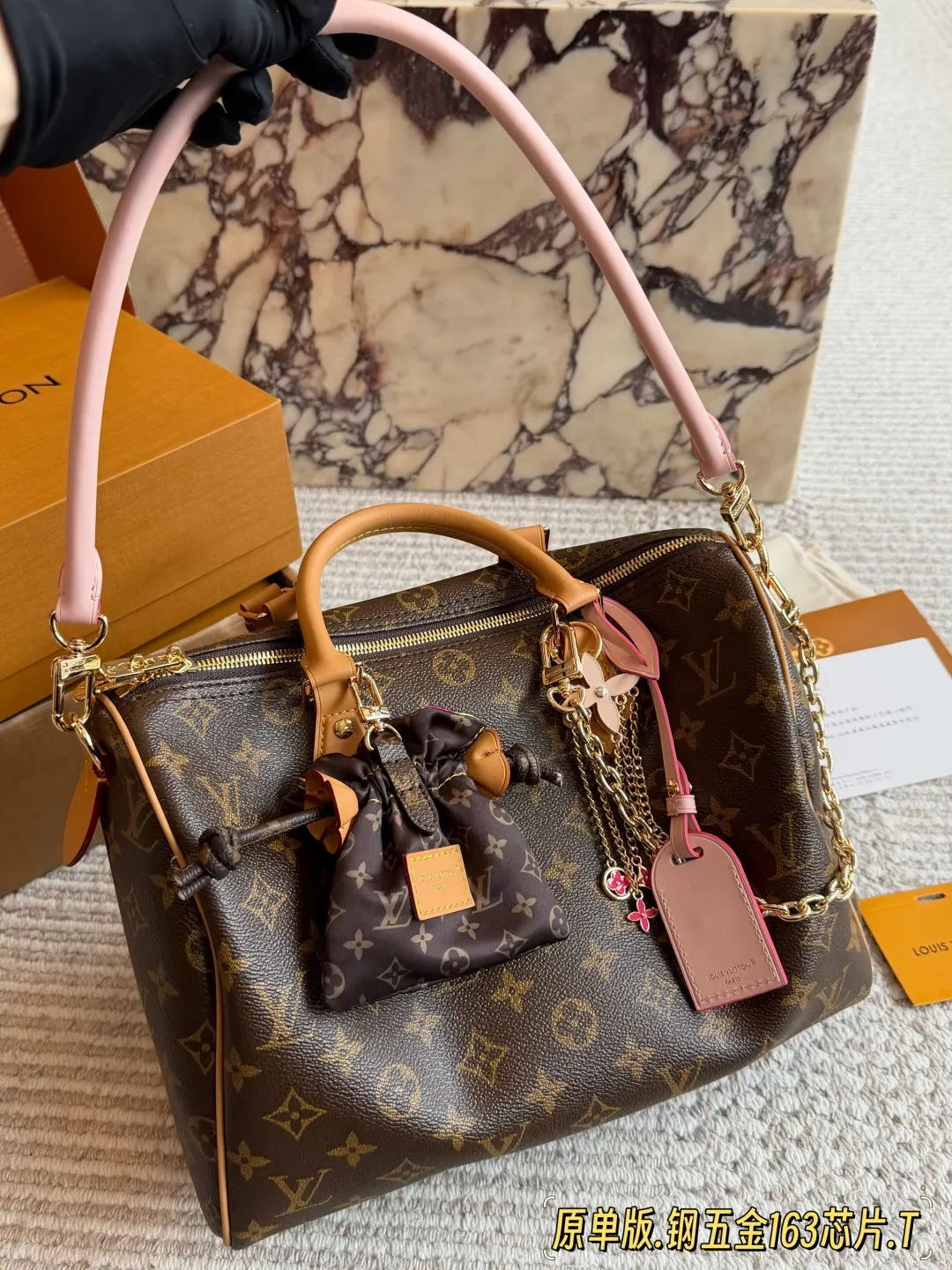 LV Speedy 老花 牛皮 斜挎包 轻便斜挎款