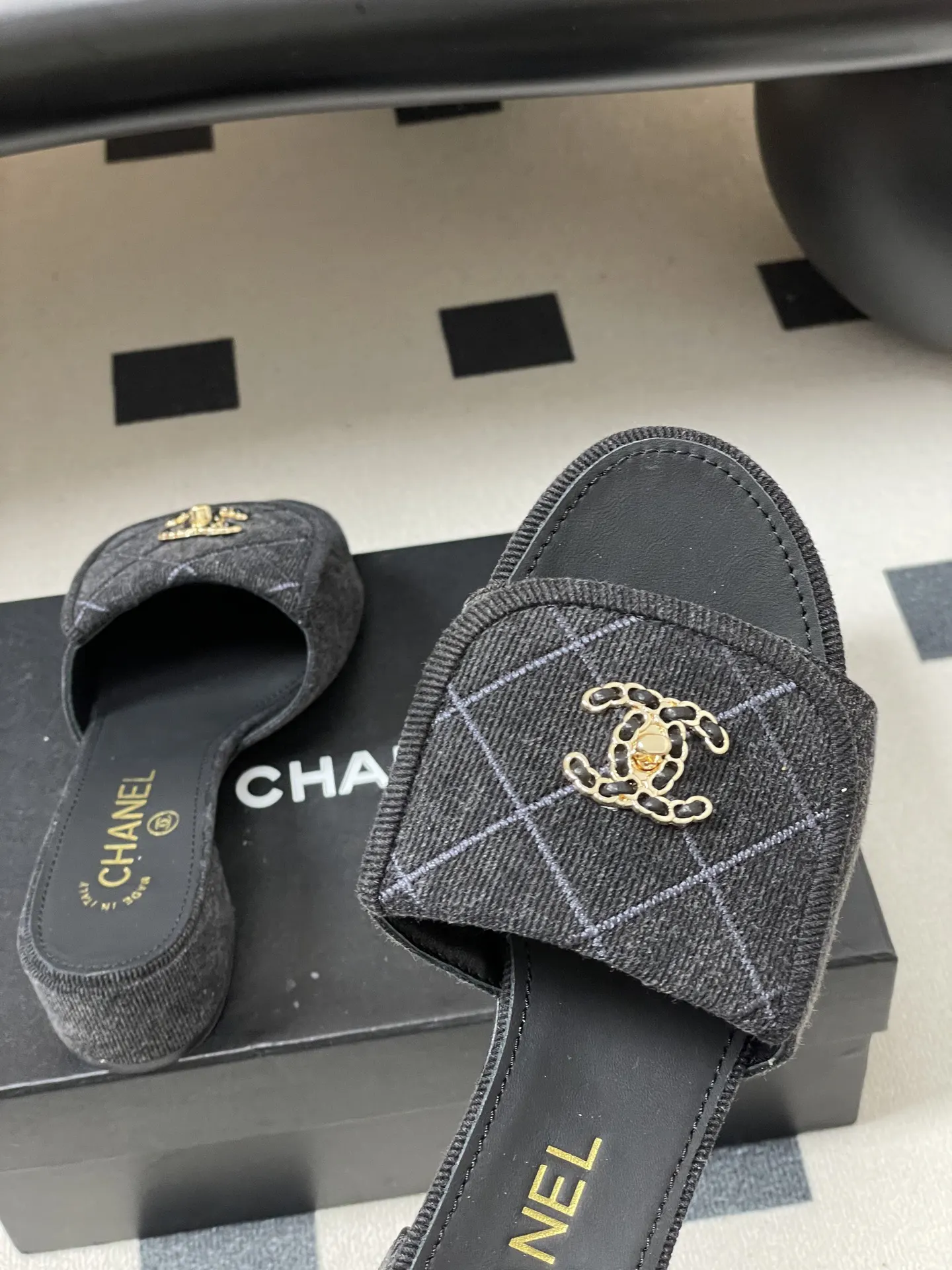 Chanel 黑色牛皮拖鞋 休闲凉拖