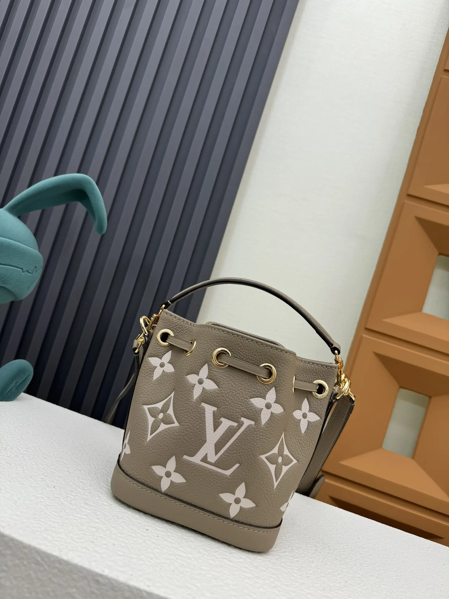 Louis Vuitton Bucket Bag Casual