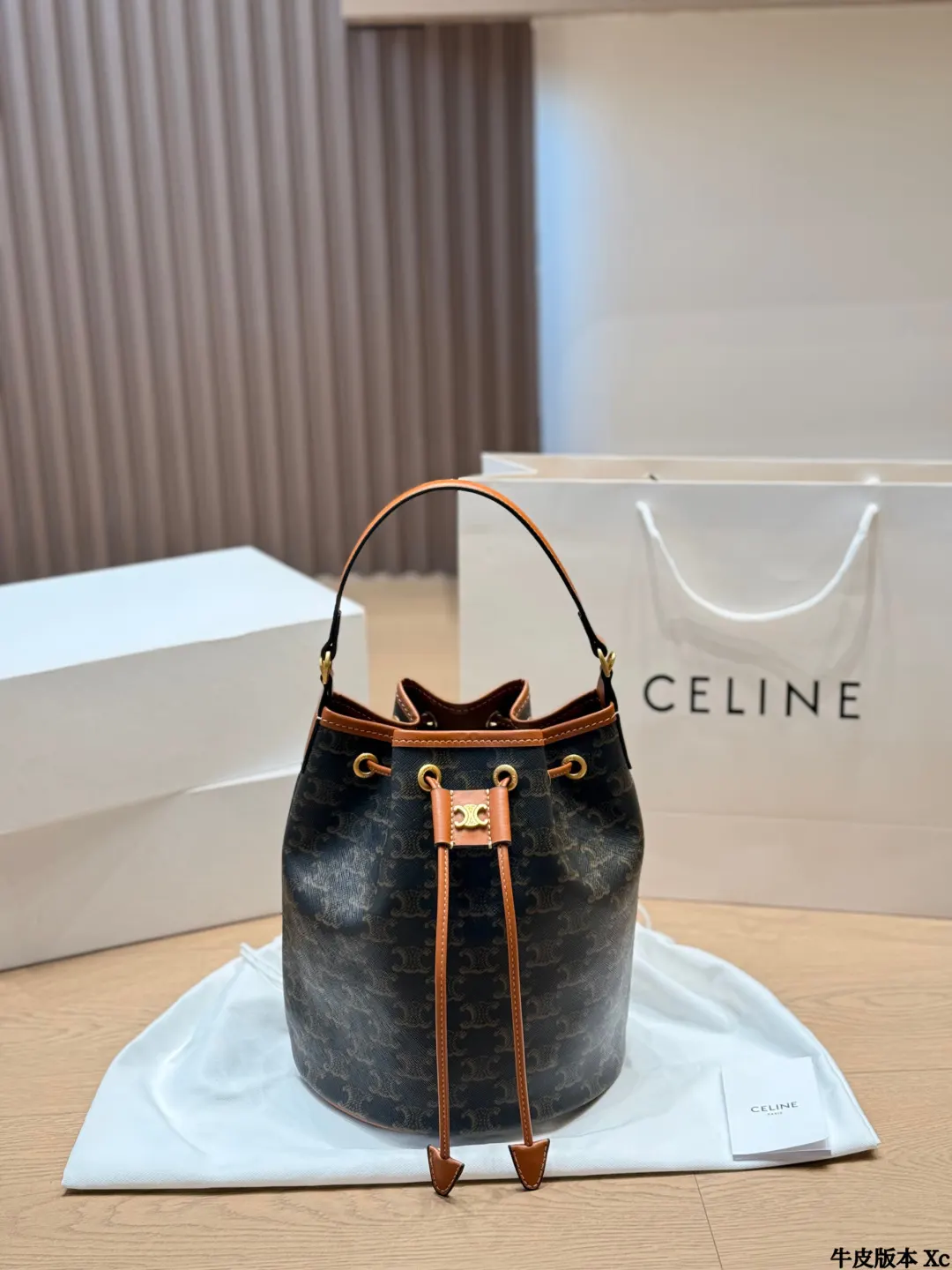 Celine Triomphe 老花 小牛皮 收納包 旅行收納款