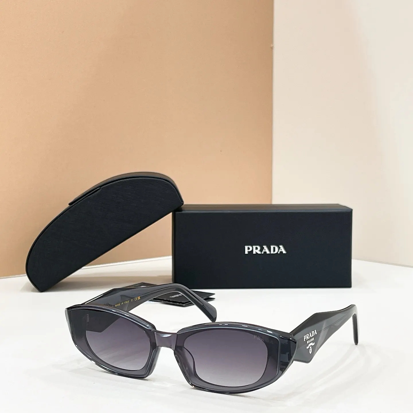 PRADA PR 2150S 太阳眼镜 时尚遮阳款