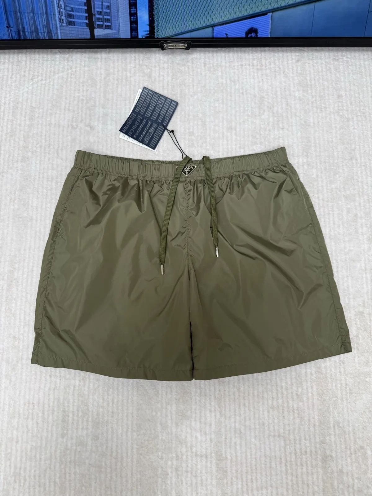 Prada Re-Nylon 尼龙 三角标 短裤 休闲宽松
