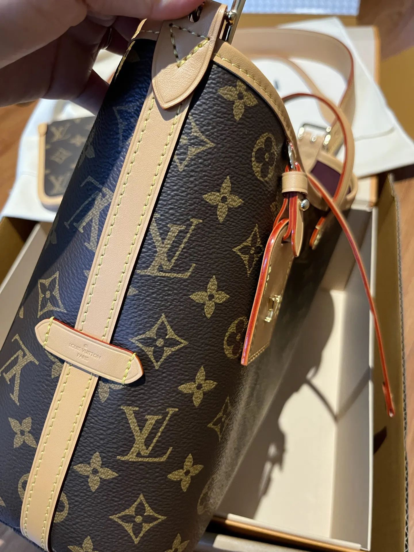 CarryAll 真正的渠道 我们确保所有 腋下包 復古腋下背款