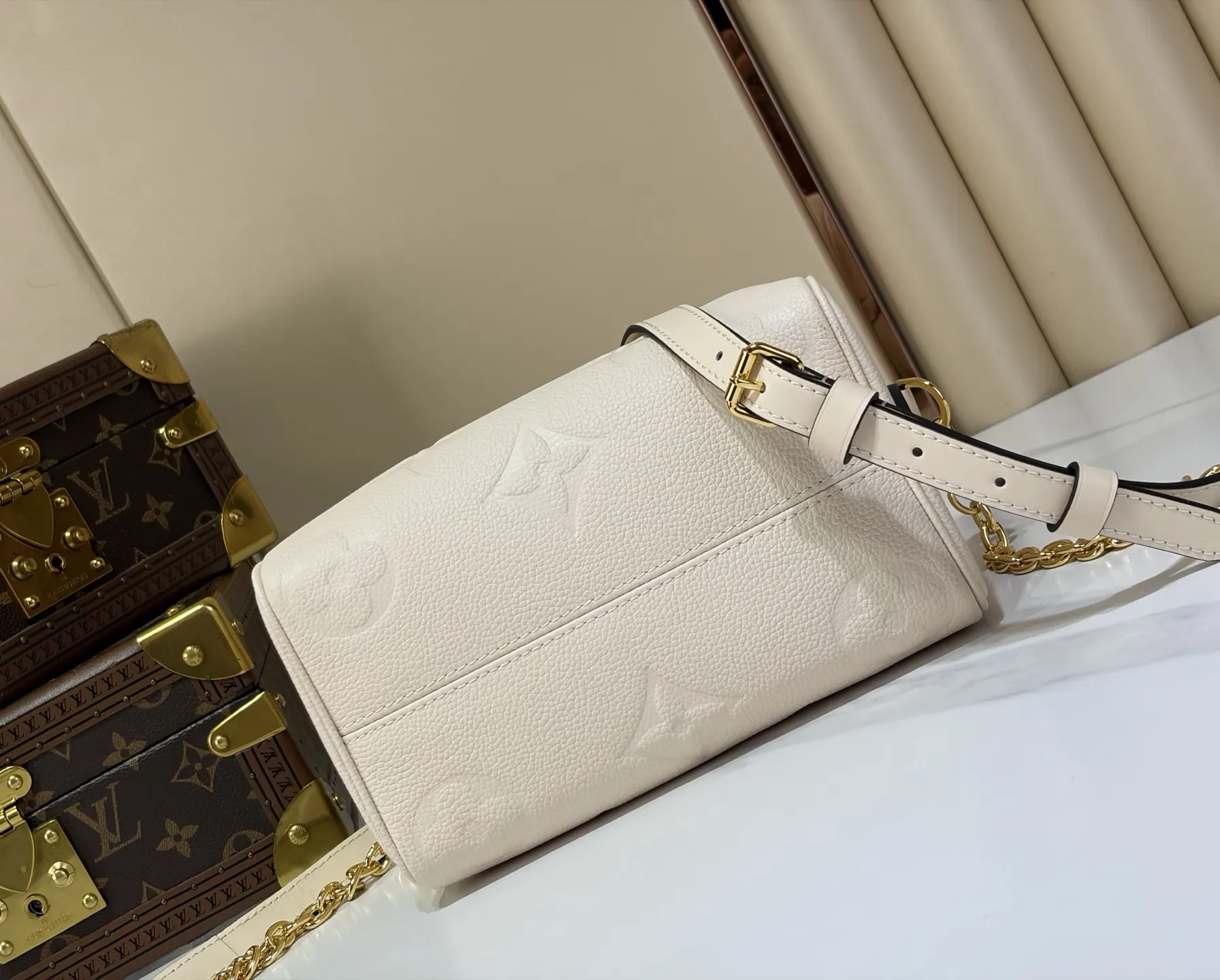 White Chain Bag