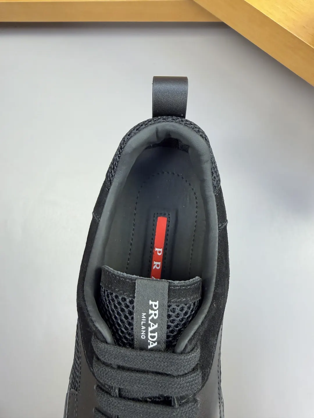 Prada 牛皮 帆布 Logo 运动鞋 休闲运动