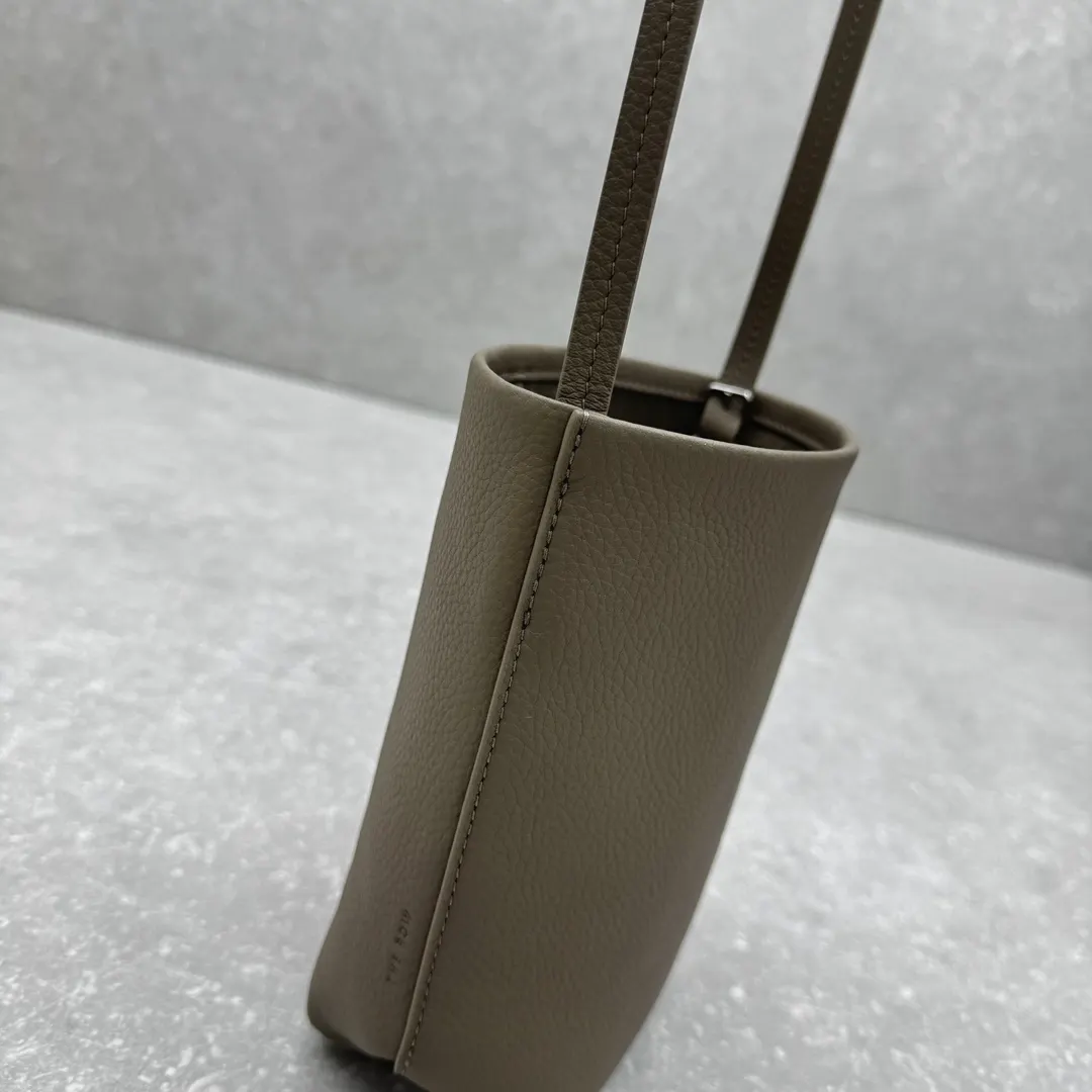 ｛烟褐色｝出 斜挎小 秋冬 水桶包 休閒水桶款