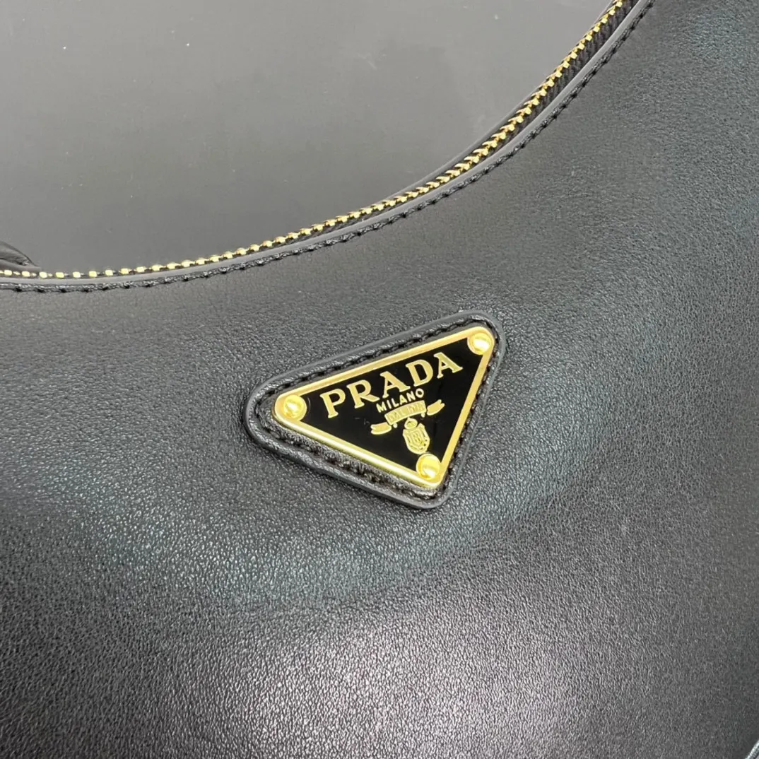 Prada 牛皮 羊皮 斜挎包