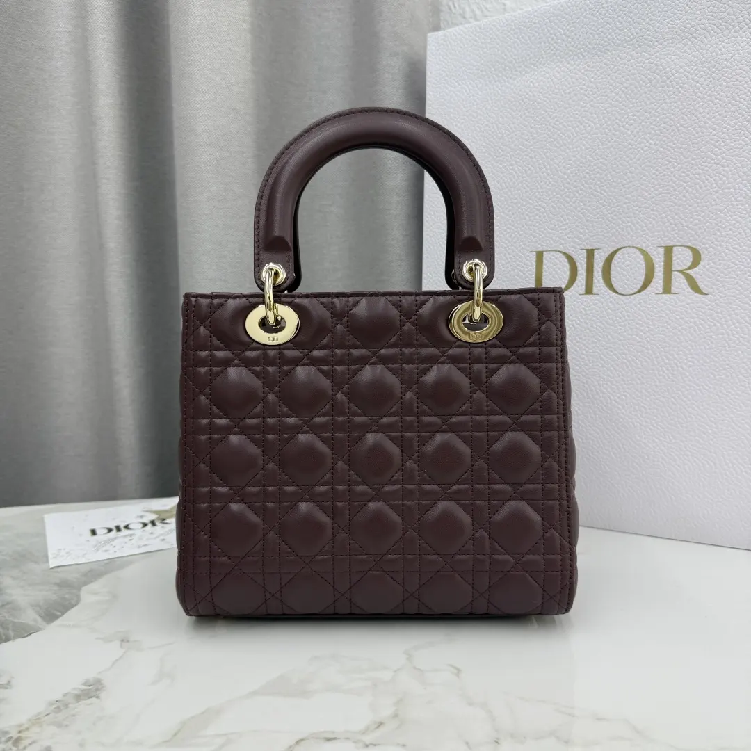 Dior Lady Dior Lady 红色羊皮卡夹 精致配饰