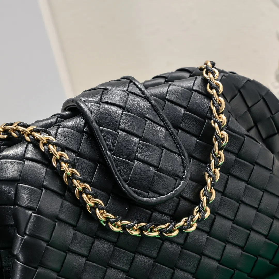 Bottega Veneta 羊皮 鏈條包 精致鏈條款