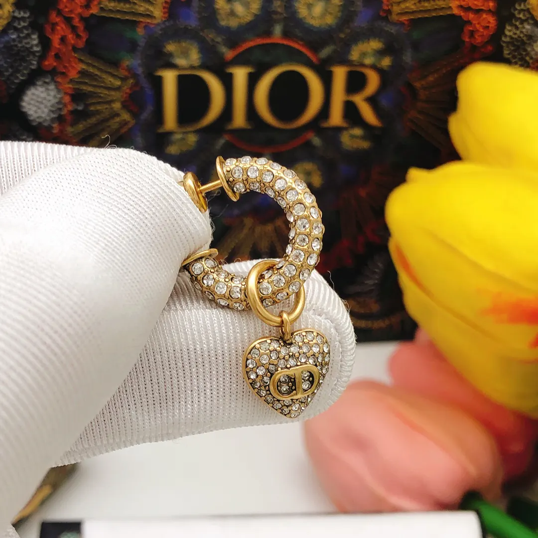 Dior 金色耳环礼盒 精致配饰款