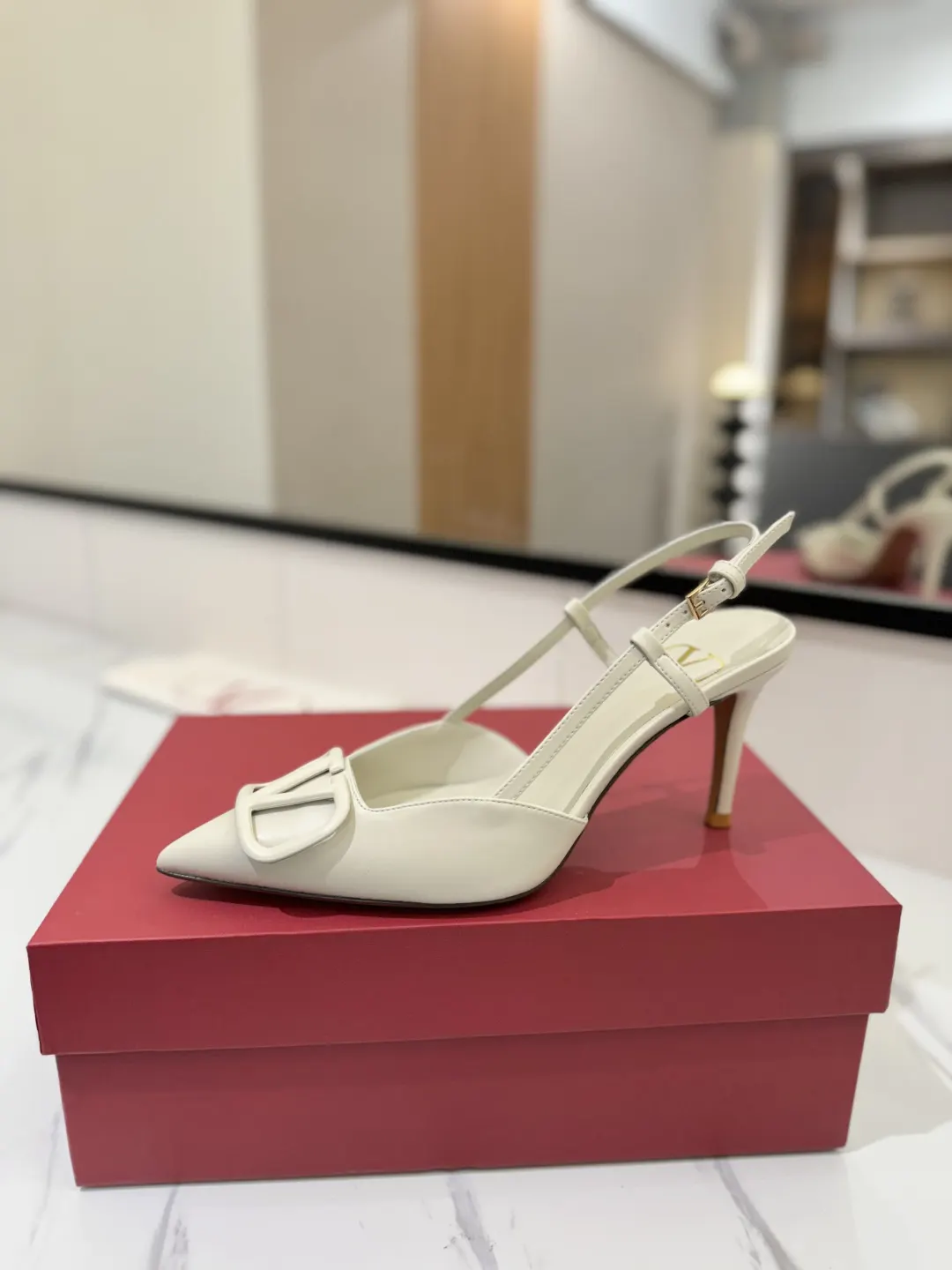 Valentino Image 4 Valentino Image 4