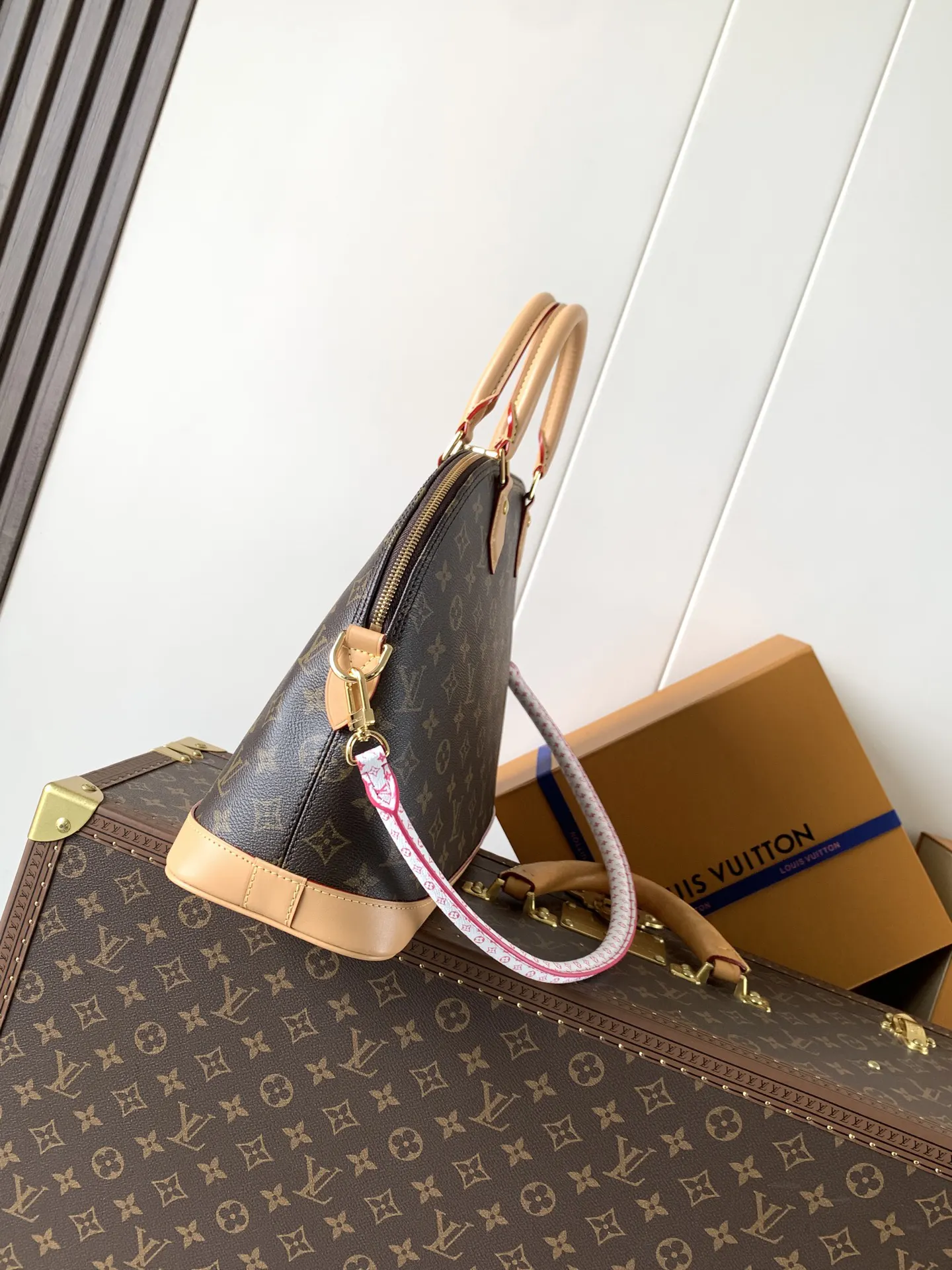 LV Alma 牛皮 棕鸵鸟纹 收納包 旅行收納款