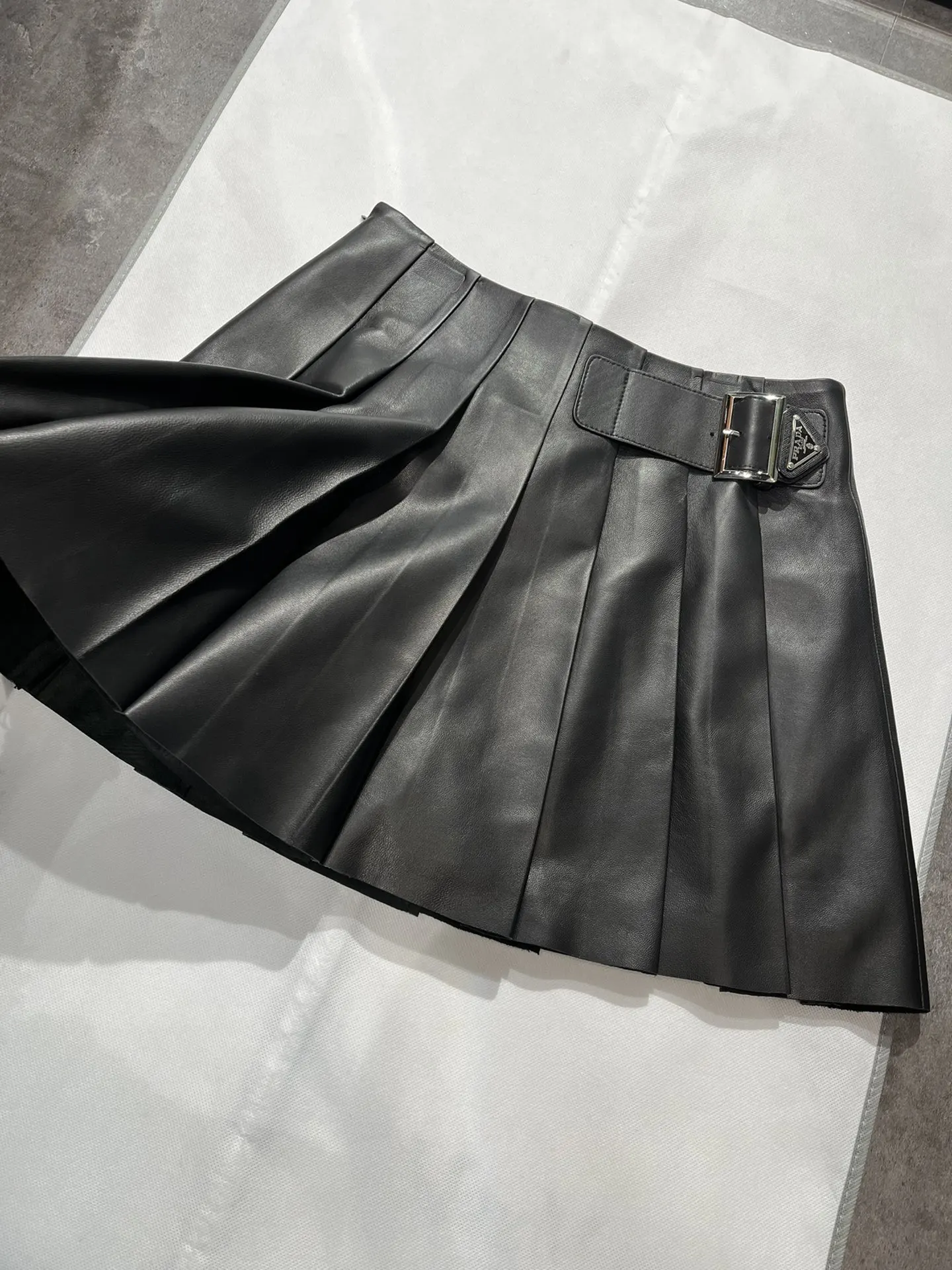 Prada 皮革 短裤