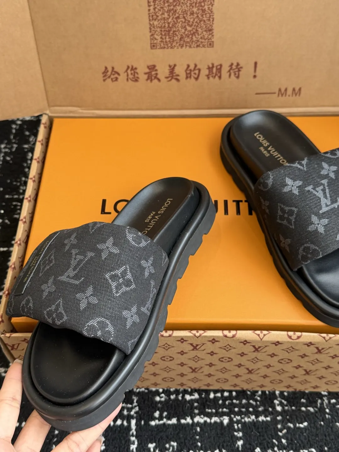 精選 拖鞋 轻便舒適款(數字6) 精選 拖鞋 轻便舒適款(數字6)