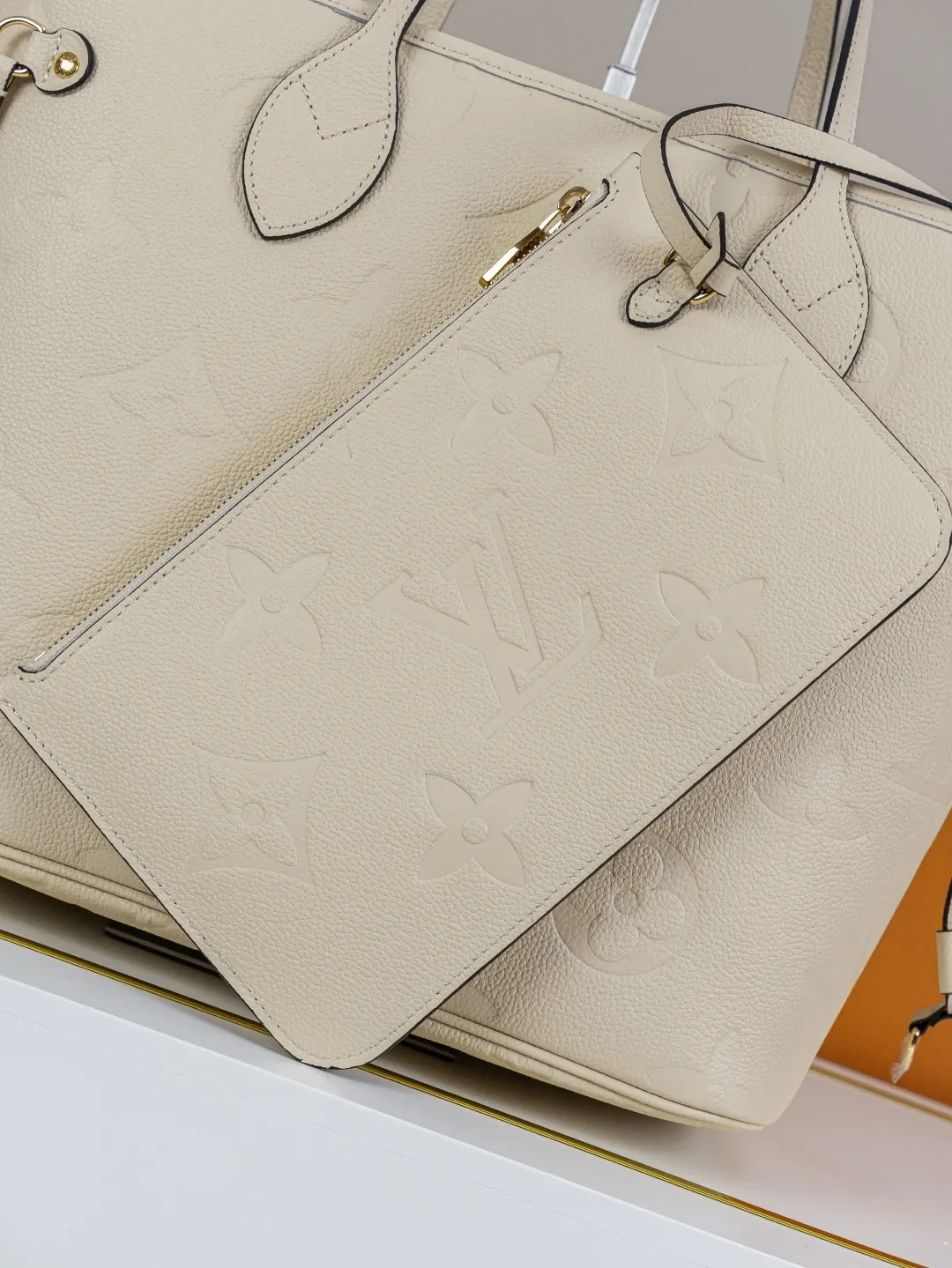 Neverfull 奶白 牛皮 收纳包 旅行收纳款
