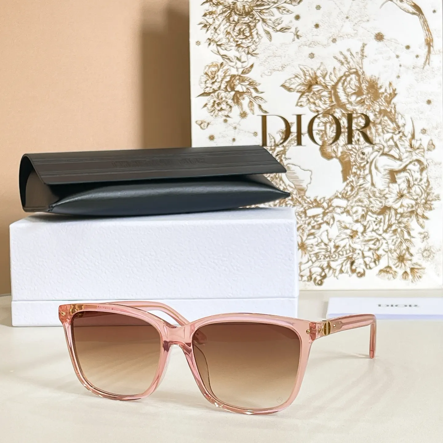 Dior 黑色方形太阳镜 礼盒