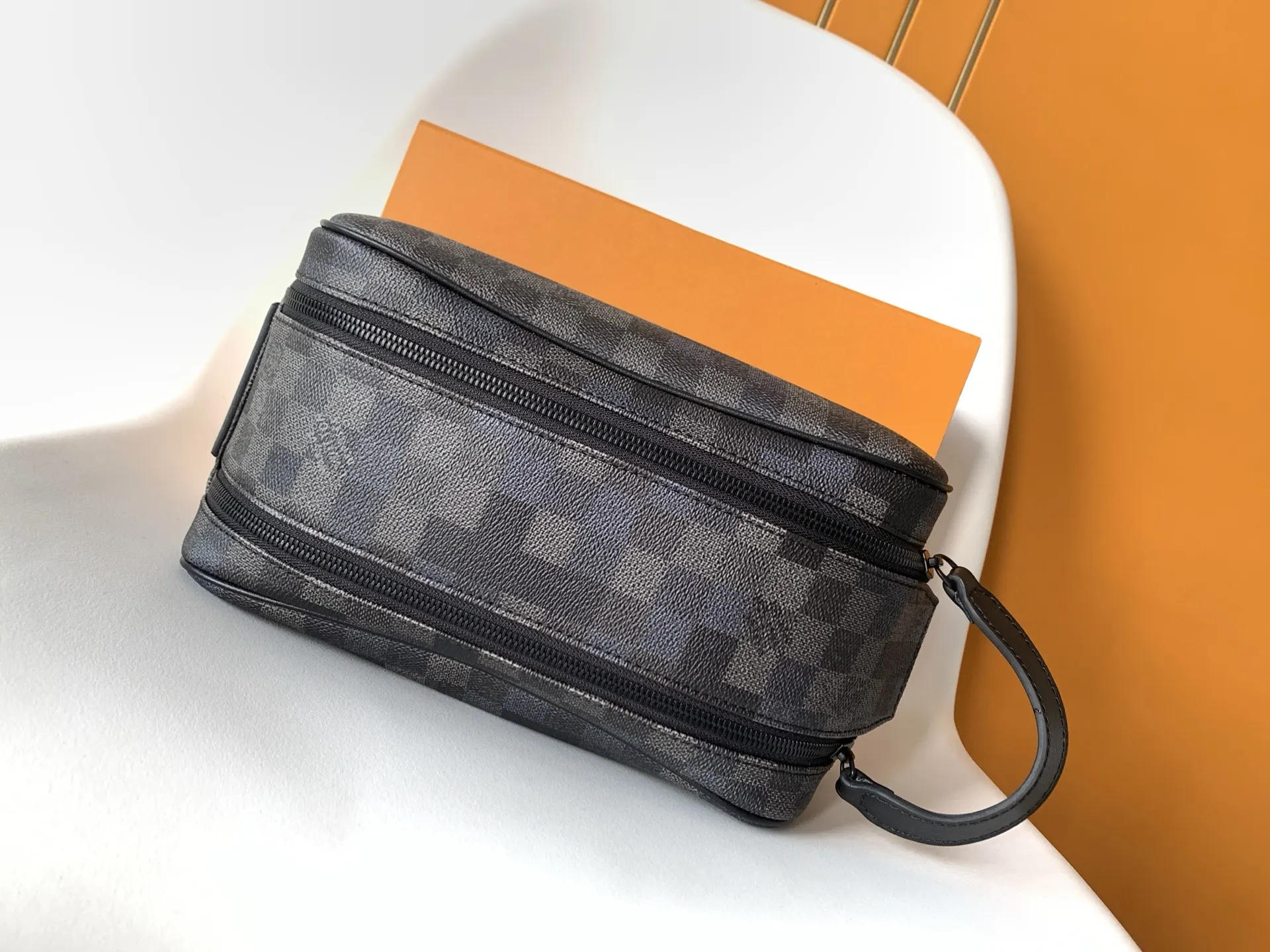 LV 黑色 灰色 帆布 化妆包 便携收纳款