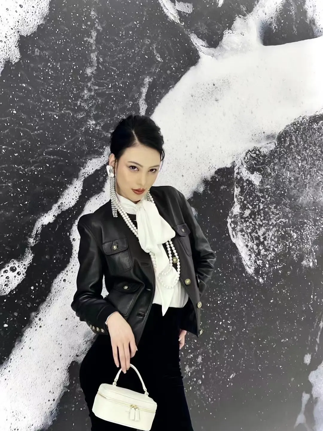YSL 白色 系列 白色上身效果图 系列 化妆包 便携收纳款