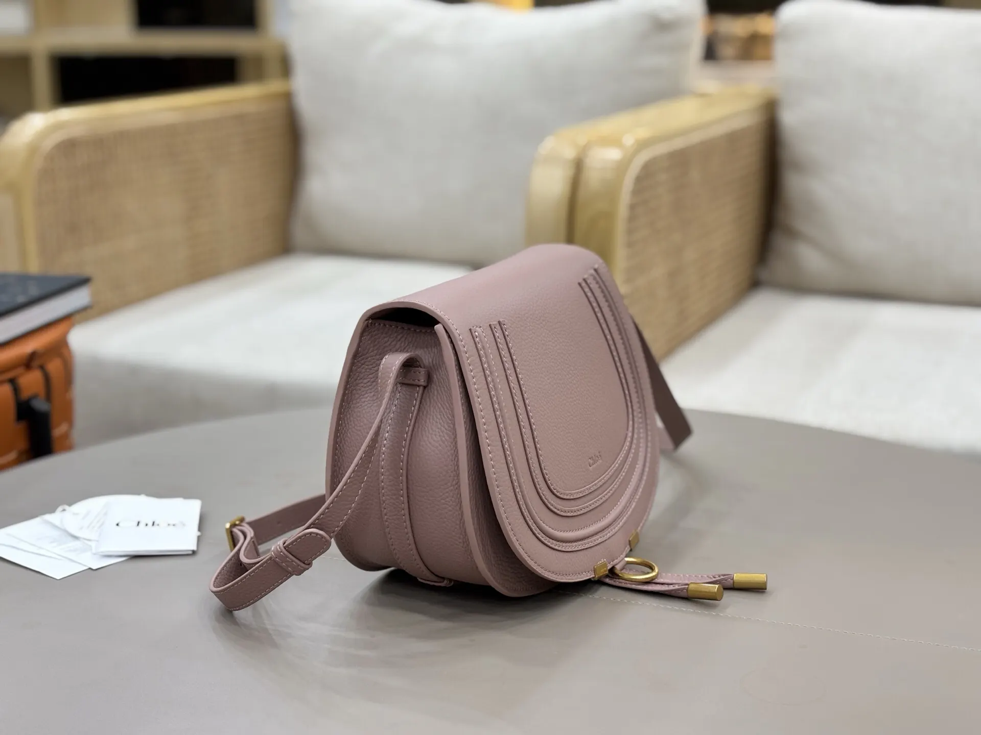 小牛皮 chloe maicie马鞍包由粒面小牛皮制成 斜挎包 轻便斜挎款