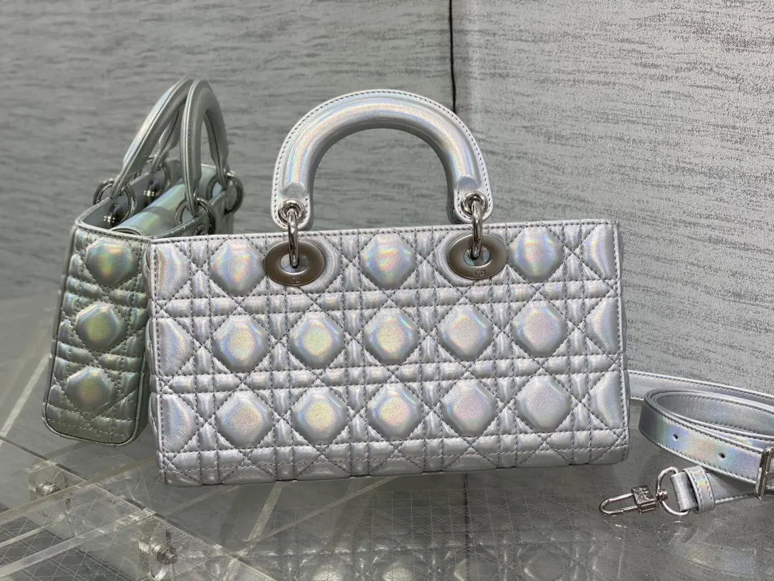 Dior 羊皮 进口 羊皮 内里采用 真羊皮绒横款戴妃包 镭射銀 手提包 通勤手提款