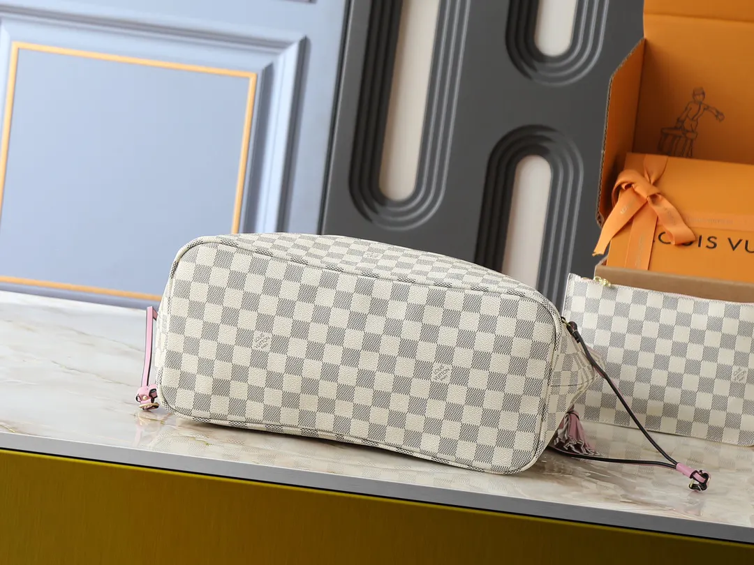 Neverfull 帆布 手拿包 精致手拿款