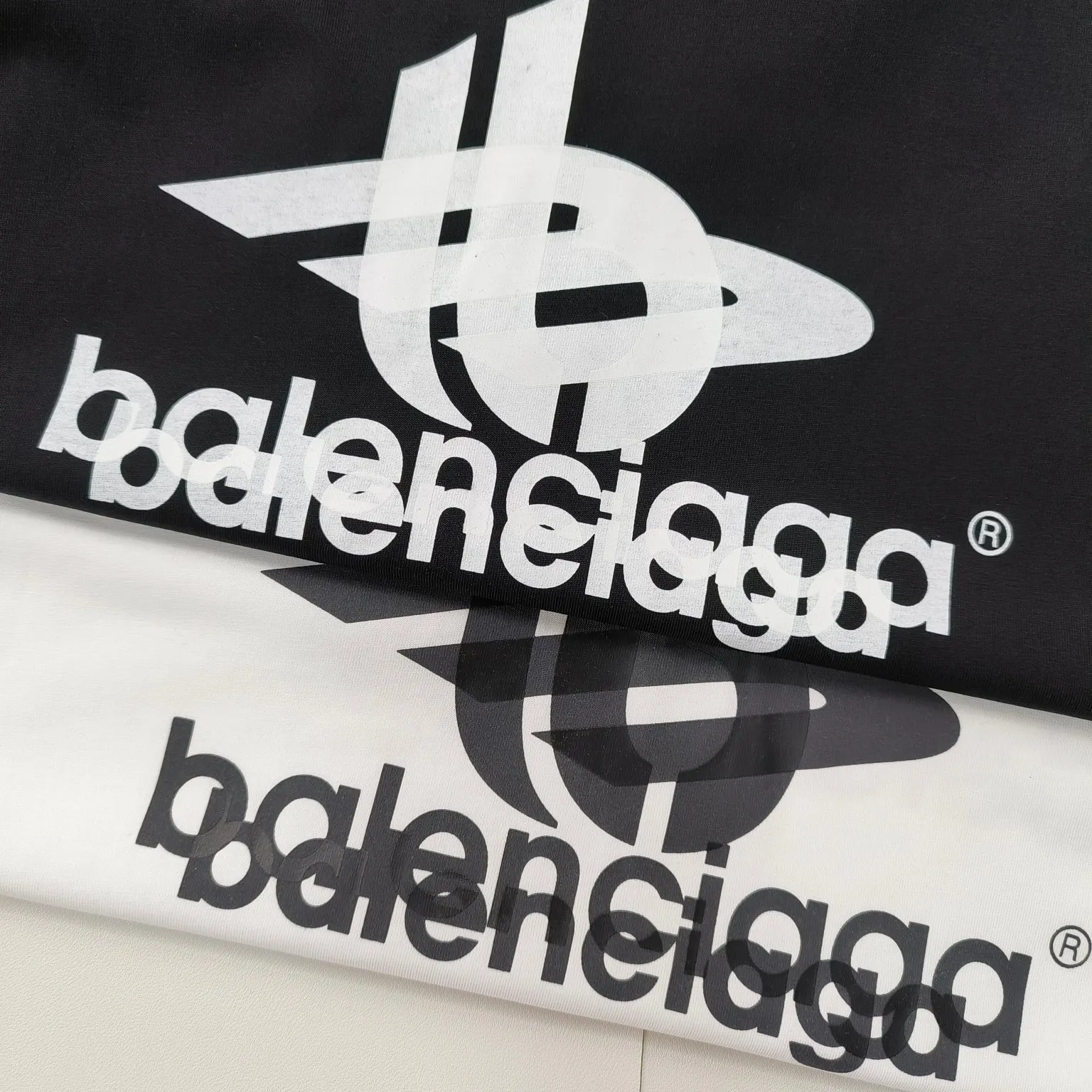 Balenciaga 黑色 純棉 Logo 短袖T恤(數字8) Balenciaga 黑色 純棉 Logo 短袖T恤(數字8)