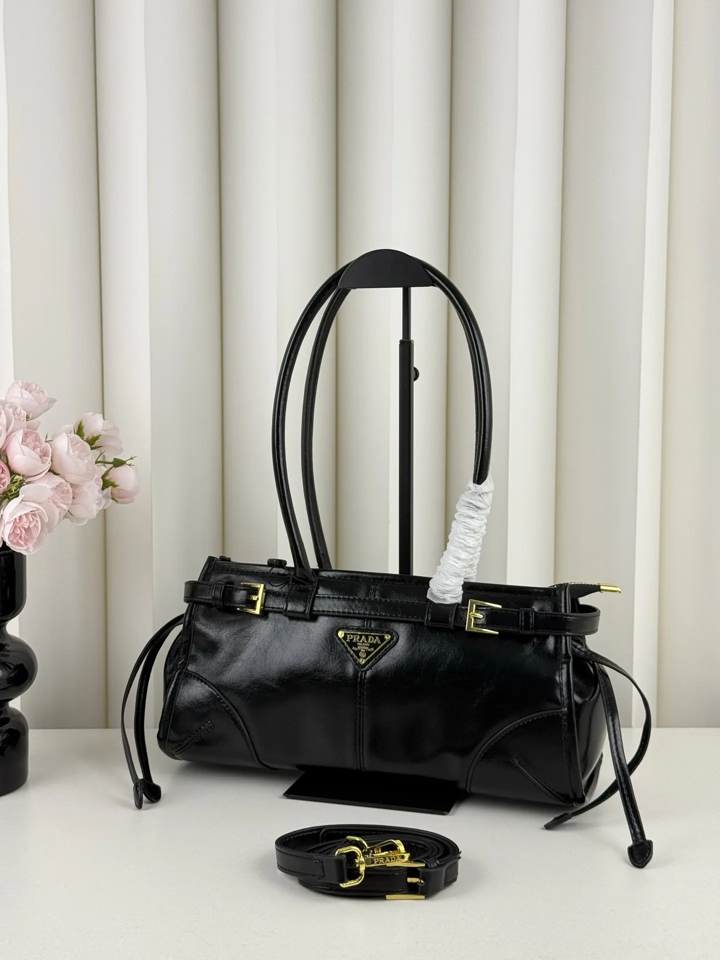 Prada 黑色 三角标 手提包