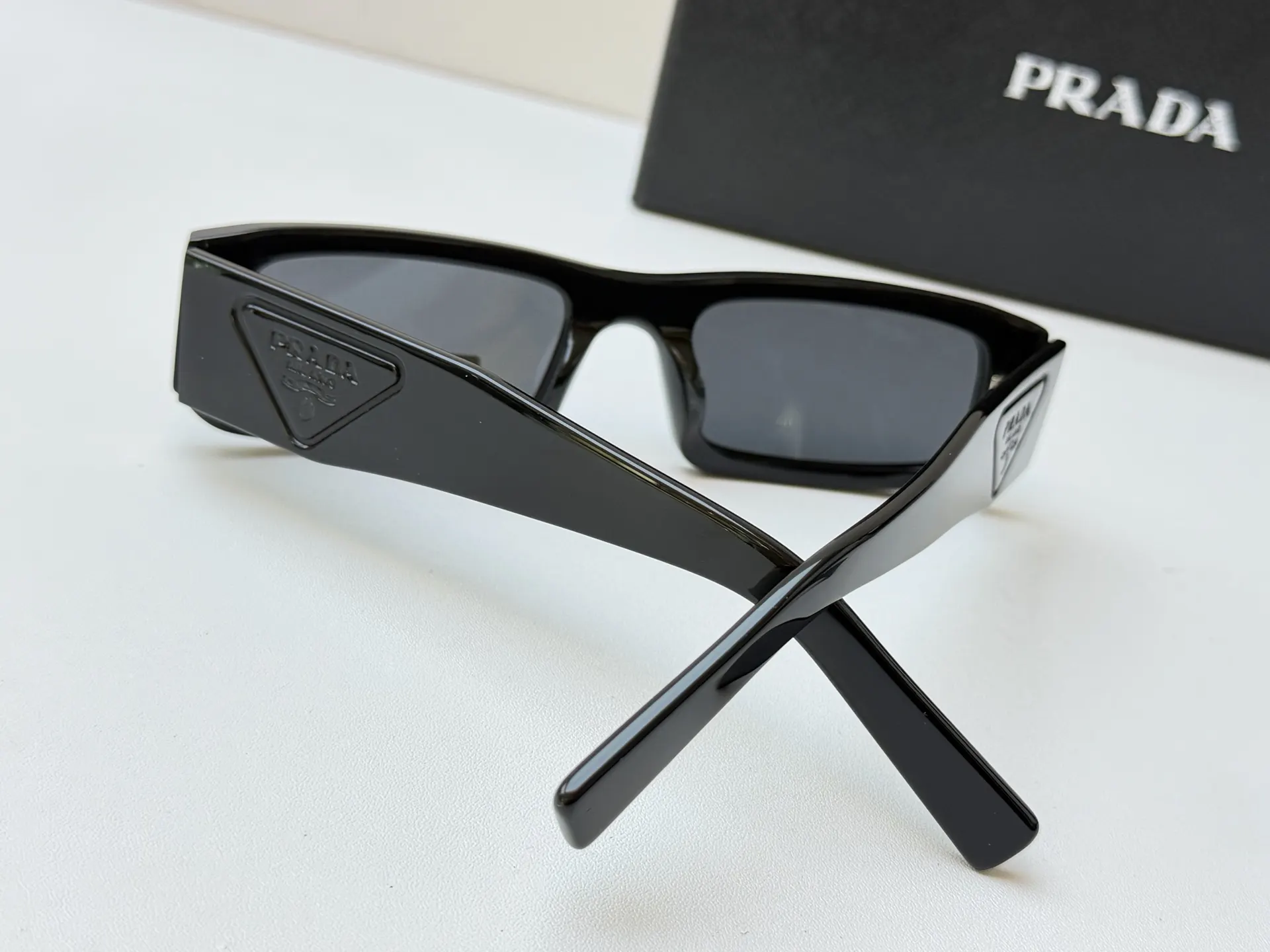 Prada 墨镜 时尚防晒款 款6