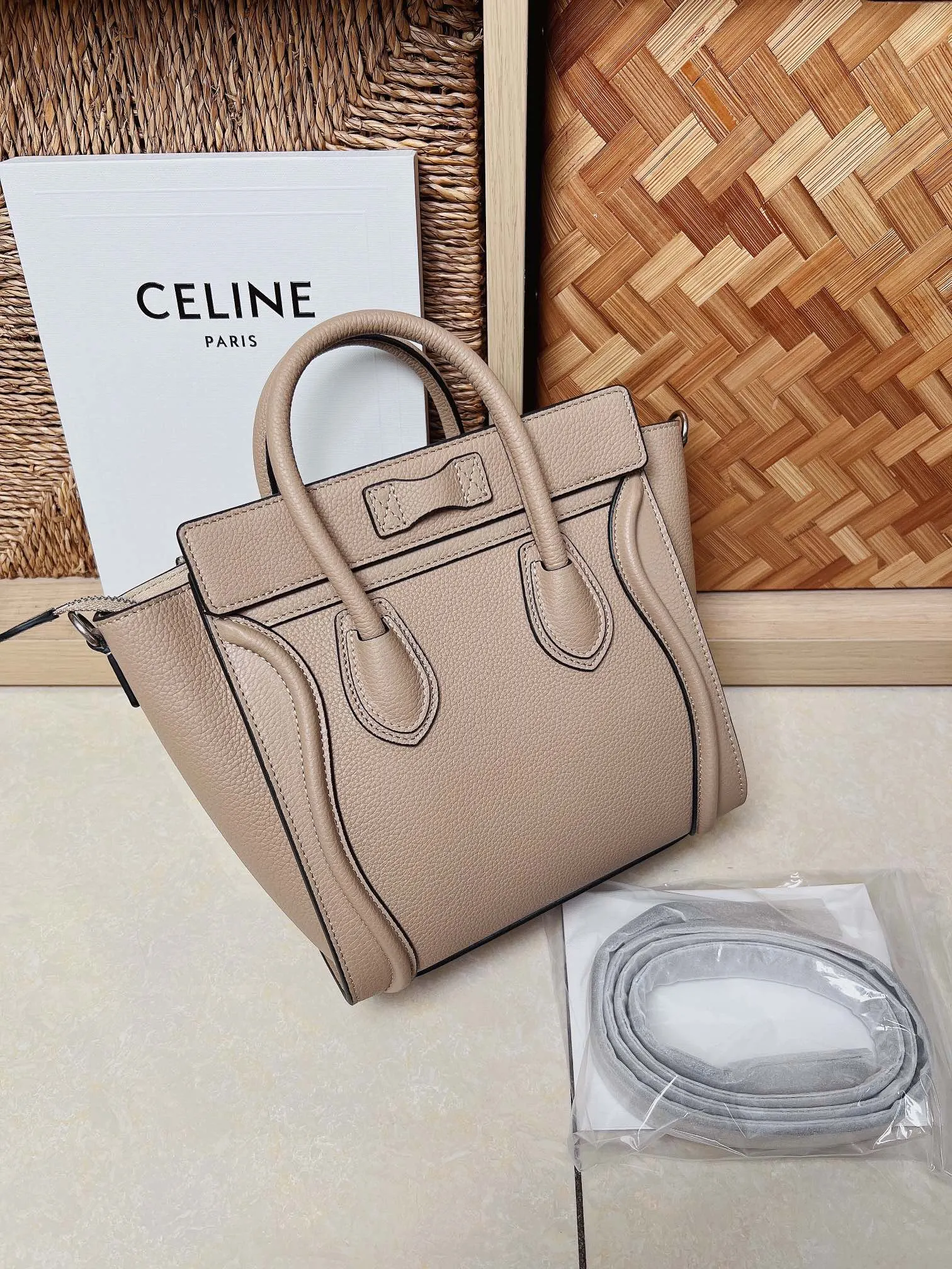 Crossbody Bag Lightweight Leather