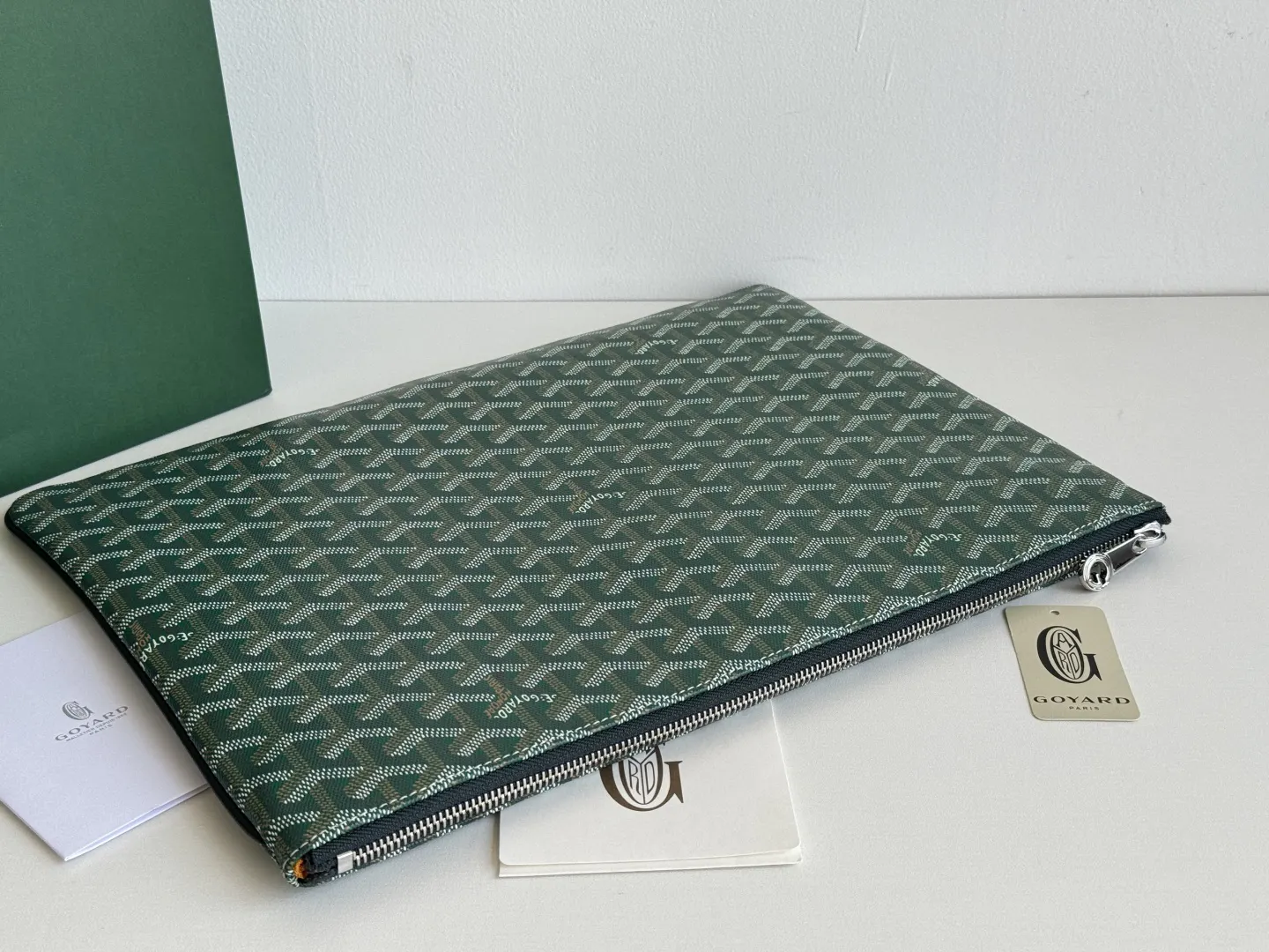Goyard 牛皮 戈雅 手拿包MGM尺寸同A 纸大小 可用作 精致手拿款