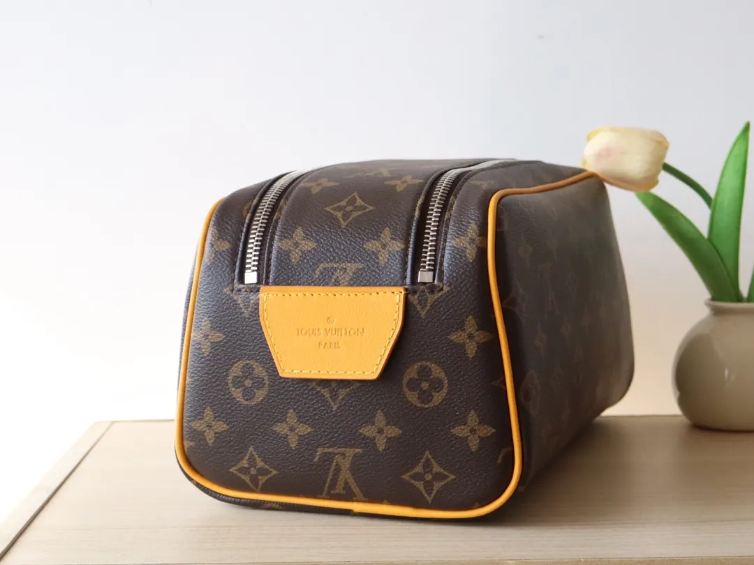 LV 黄色 牛皮 化妆包 便携收纳款