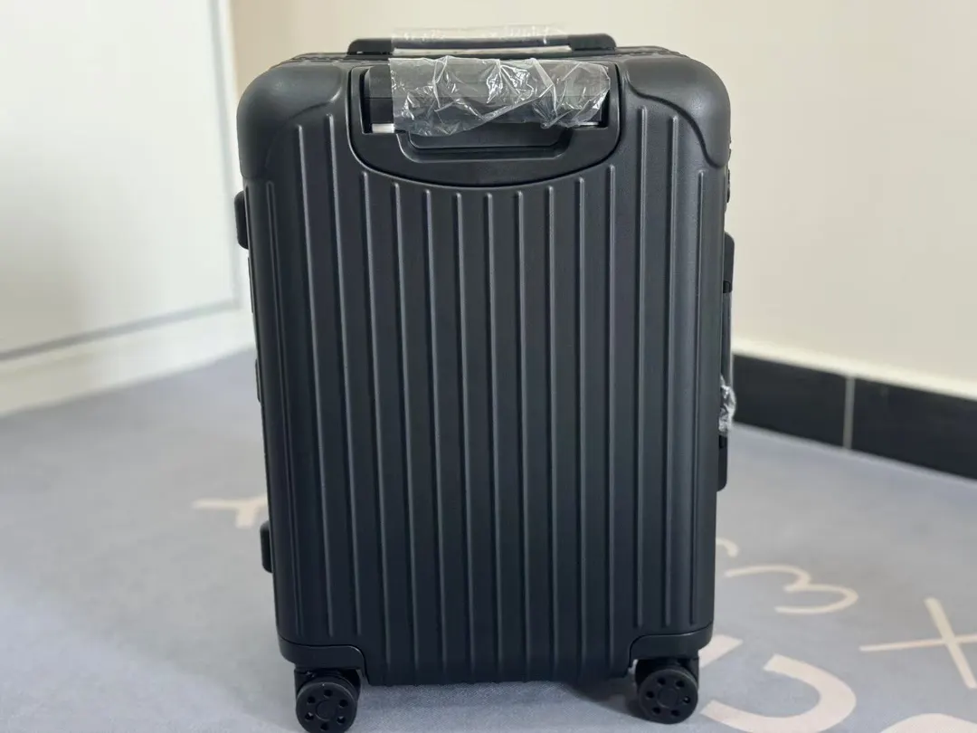 黑色 全新对 玫瑰 黑色Sleeve系列 尤其適合出 行李箱 旅行拉杆款 輕便出行款