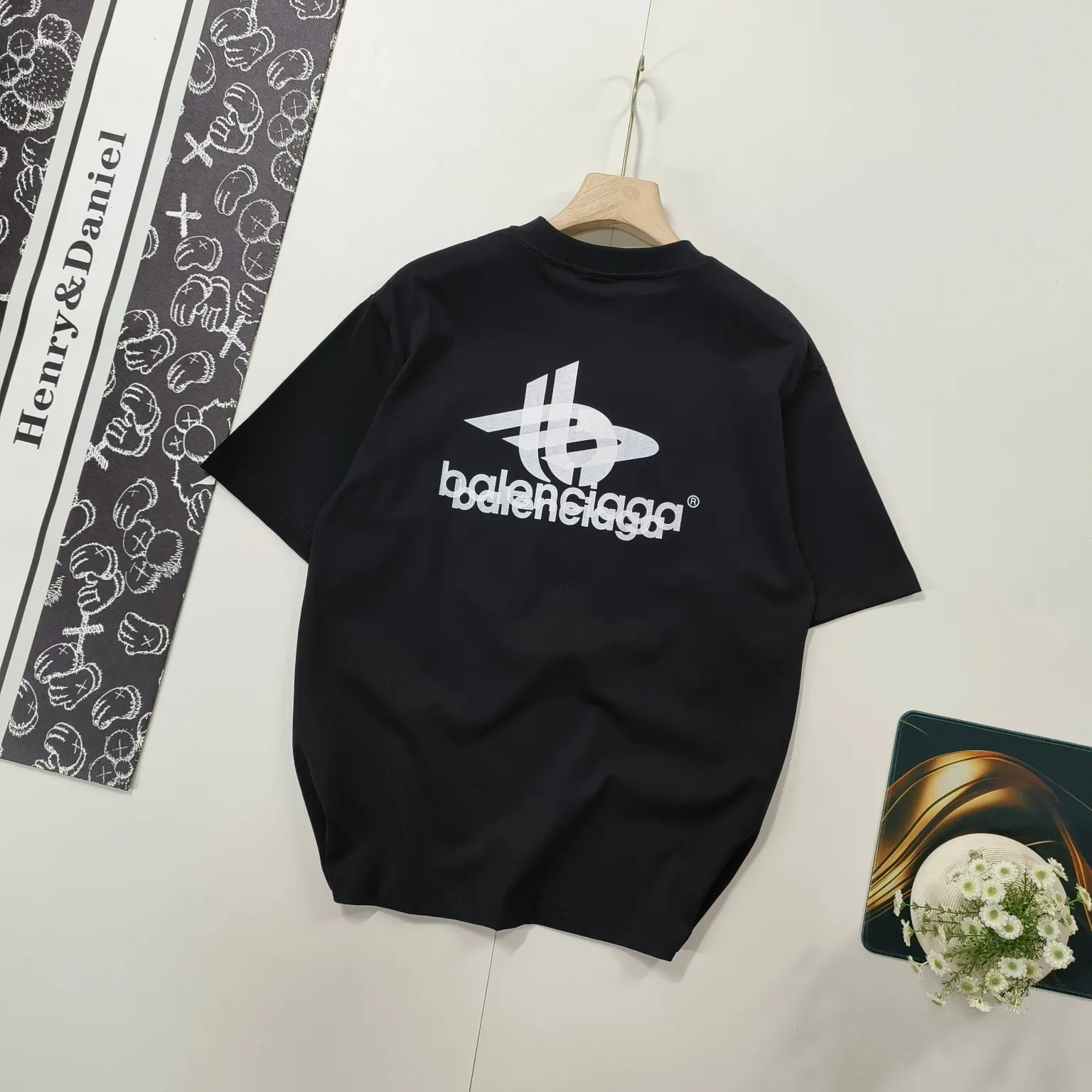 Balenciaga 黑色 純棉 Logo 短袖T恤(數字4) Balenciaga 黑色 純棉 Logo 短袖T恤(數字4)