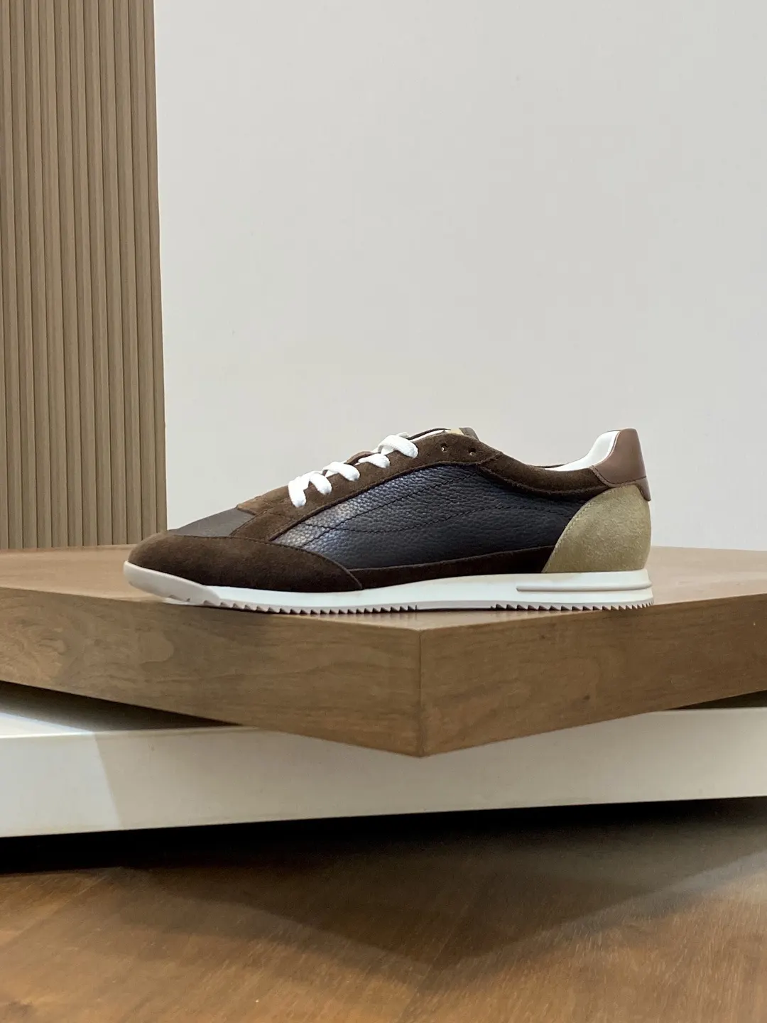 Brunello Cucinelli SS 白色 運動鞋 休閒百搭款(數字2) Brunello Cucinelli SS 白色 運動鞋 休閒百搭款(數字2)