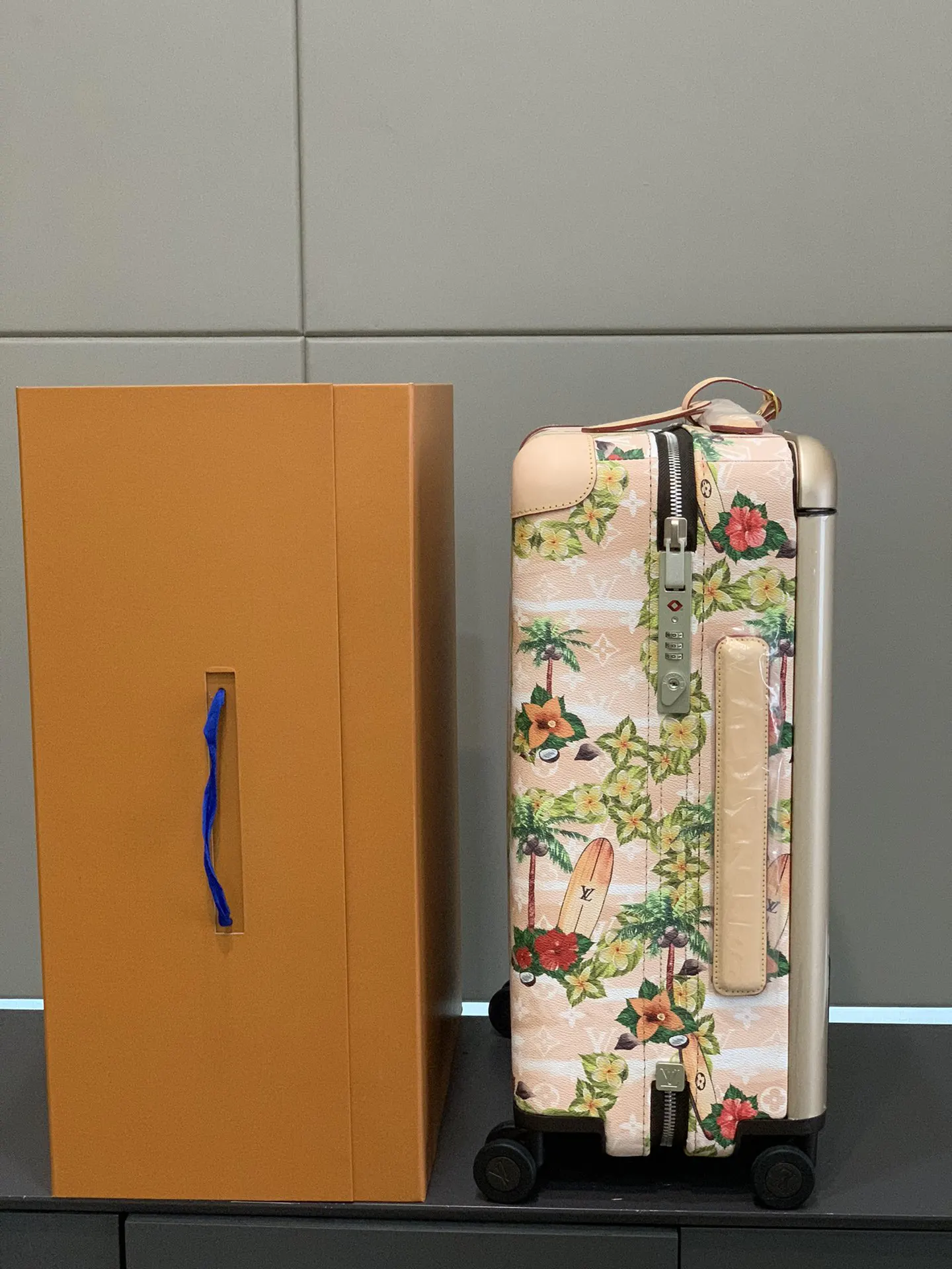 灰色 銀色 拉杆真皮包裹 行李箱 旅行拉杆款 輕便出行款