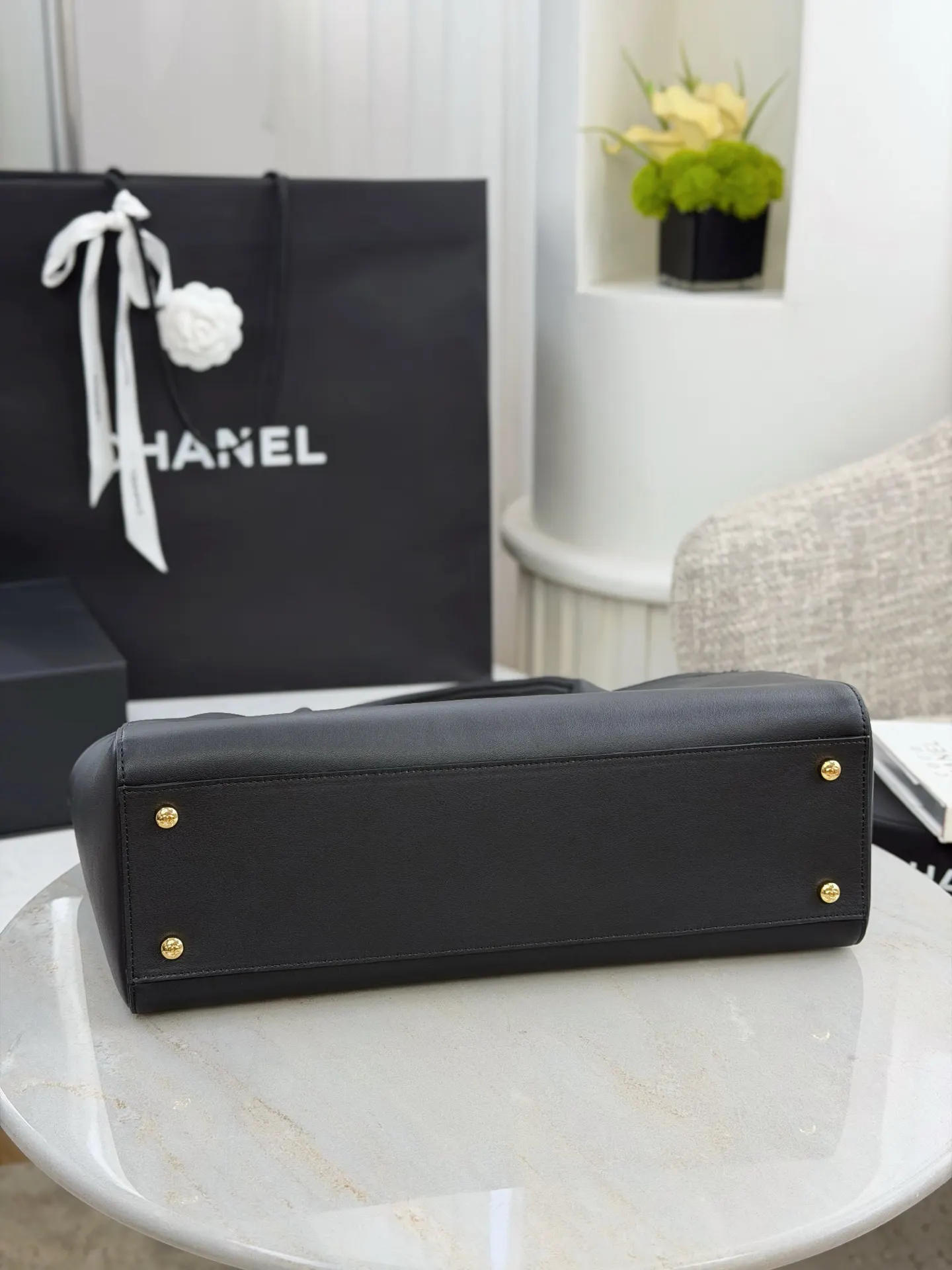 CHANEL 白色牛皮Hobo腋下包 金链款 经典款