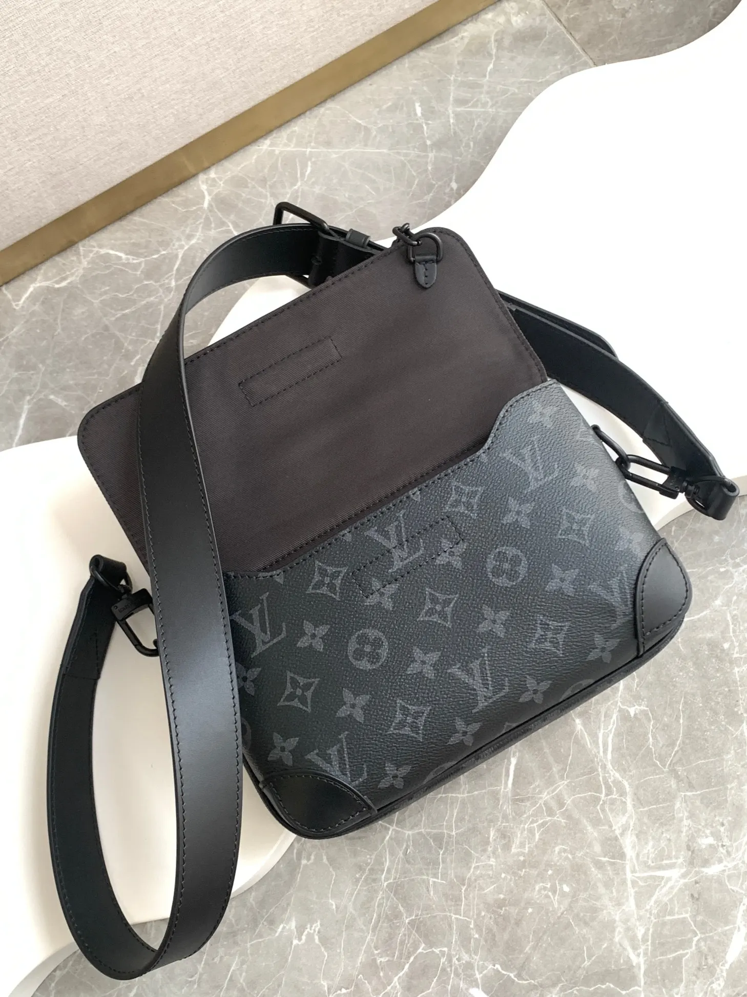 LV 牛皮 动态 加强版 黑色花纹 鏈條包 精致鏈條款
