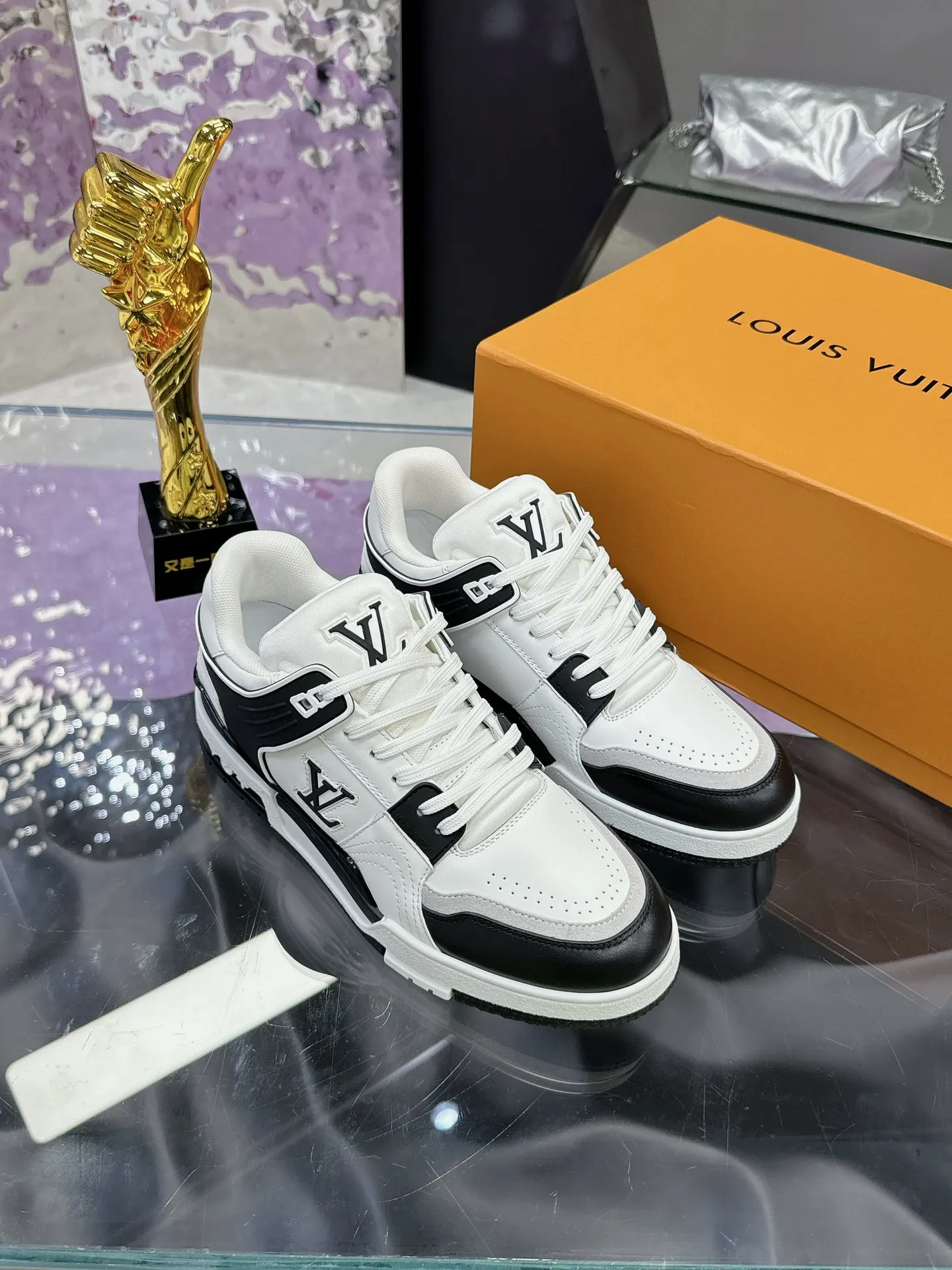 Louis Vuitton 运动鞋