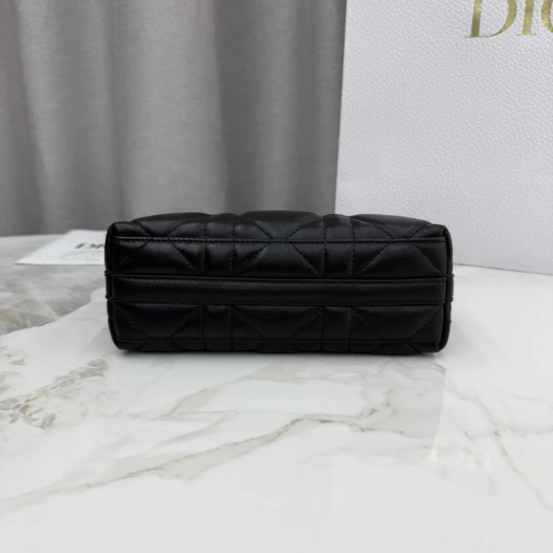 Dior Caro 黑色羊皮链条包 精致斜挎款