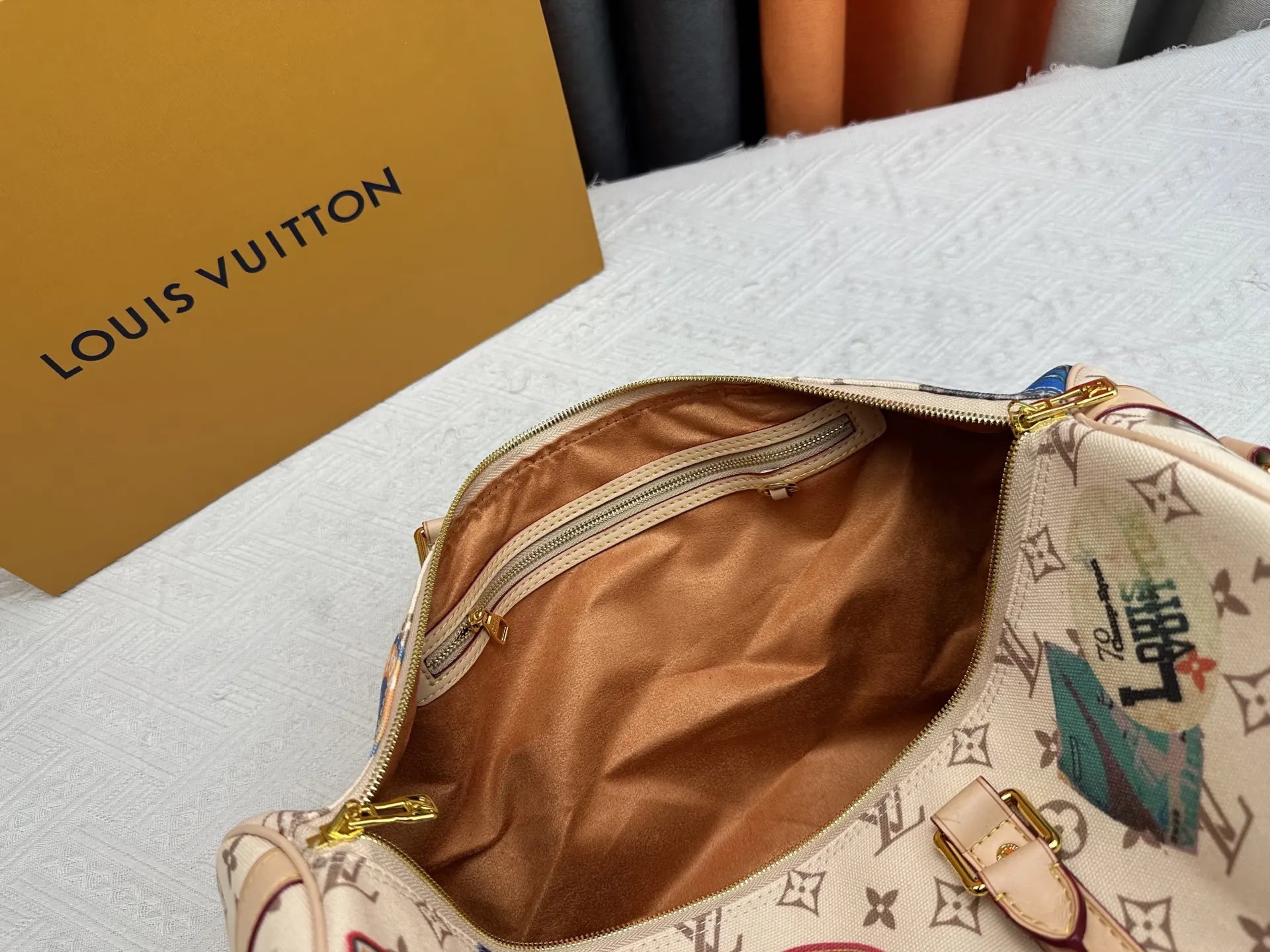 LV 金色 牛皮 旅行袋 大容量旅行款(數字9) LV 金色 牛皮 旅行袋 大容量旅行款(數字9)