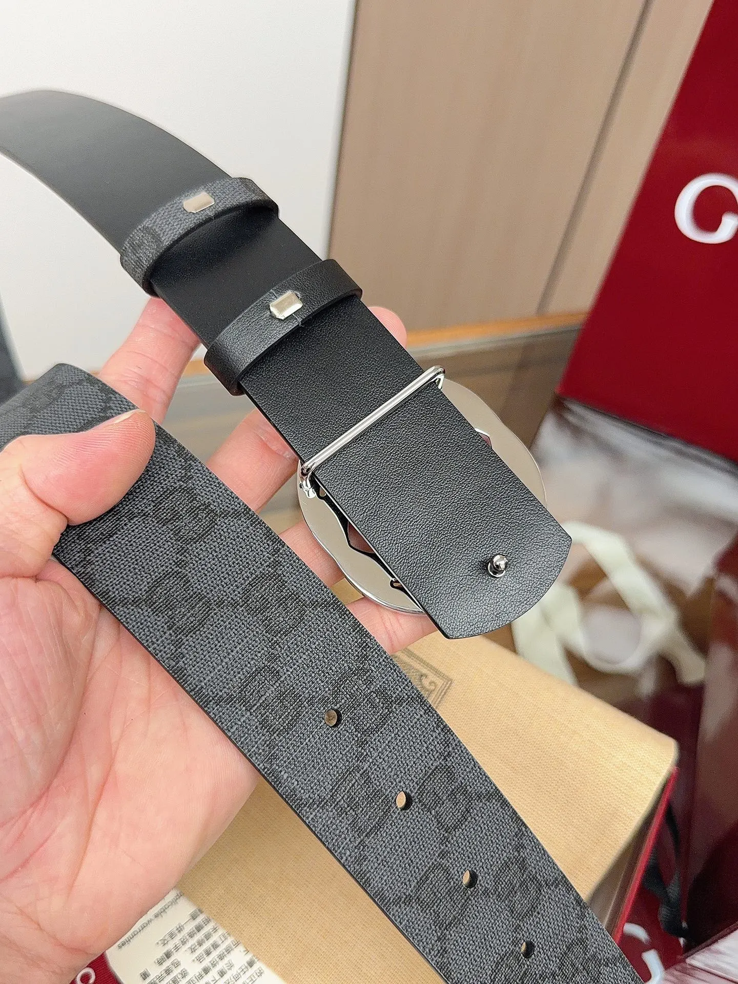 Gucci 双G扣牛皮腰带