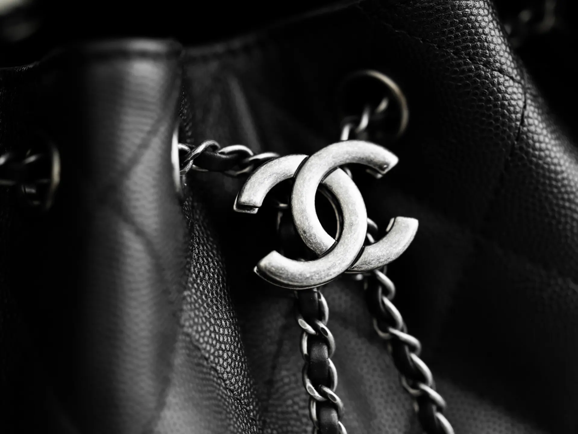 CHANEL 小牛皮 球纹銀扣 包身采用颗粒压花小牛皮 不仅質感高級 手提包 通勤手提款