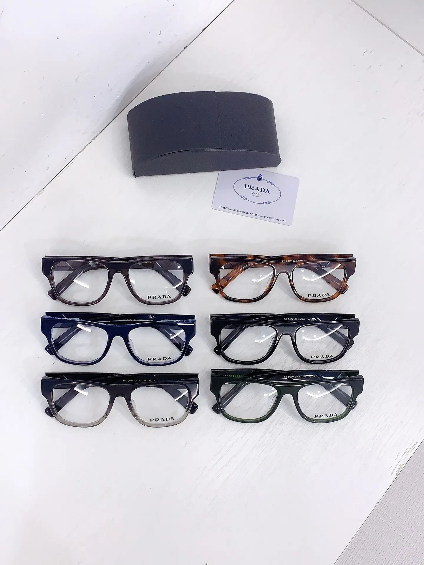 PRADA PR D07V 太阳眼镜 时尚遮阳款