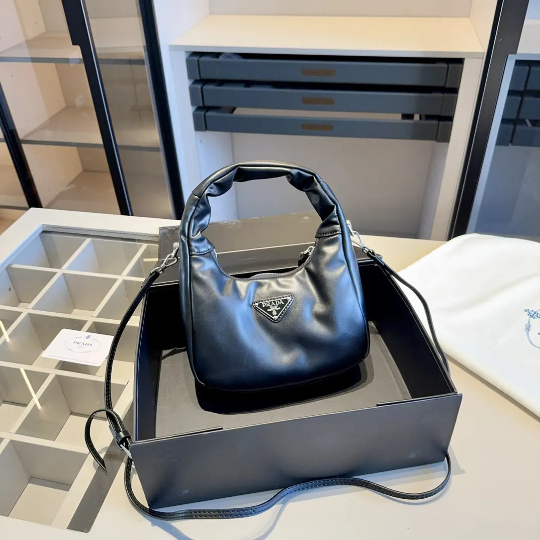 PRADA 腋下包 日常通勤款