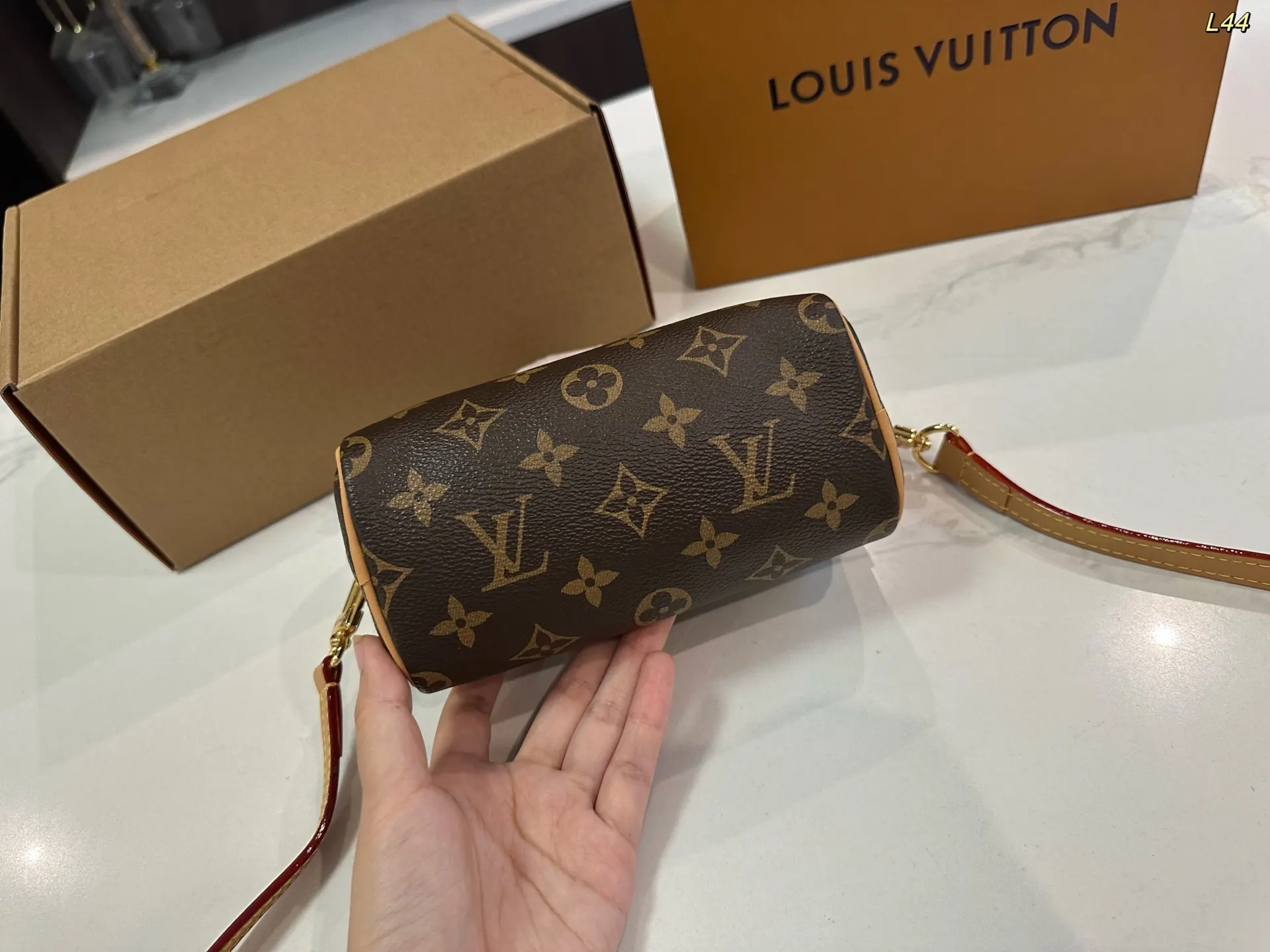 Louis Vuitton Crossbody Bag Lightweight